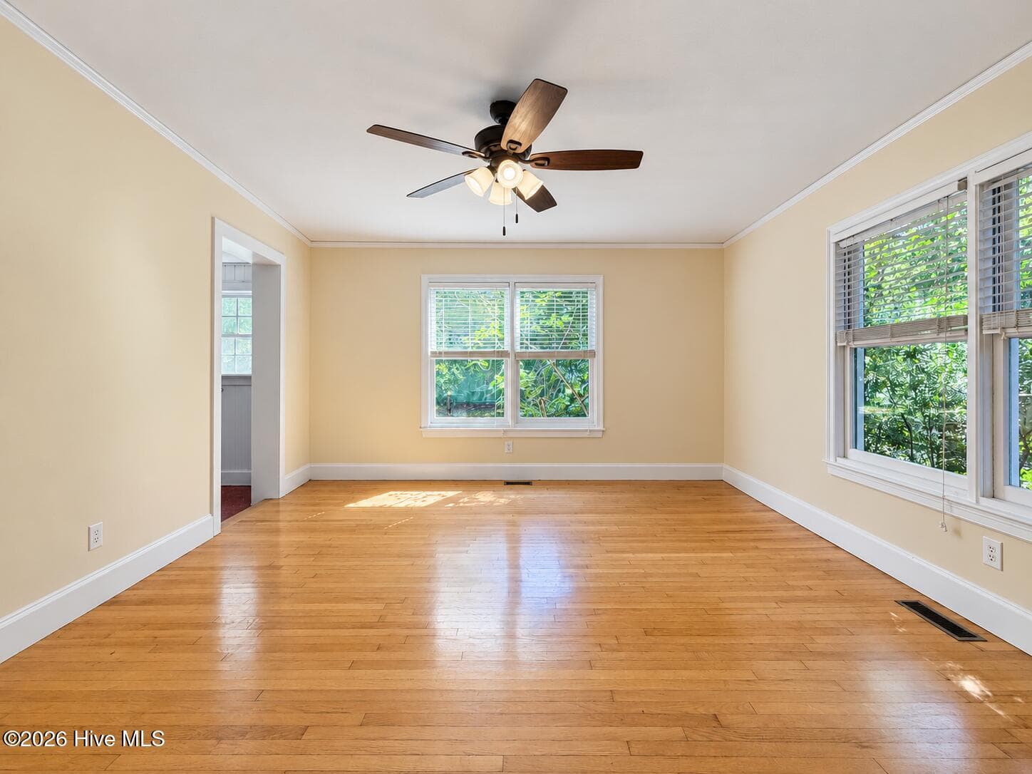 Single Family Residence at 320 Northern Boulevard, Wilmington, NC 28401, photo 31 of 159
