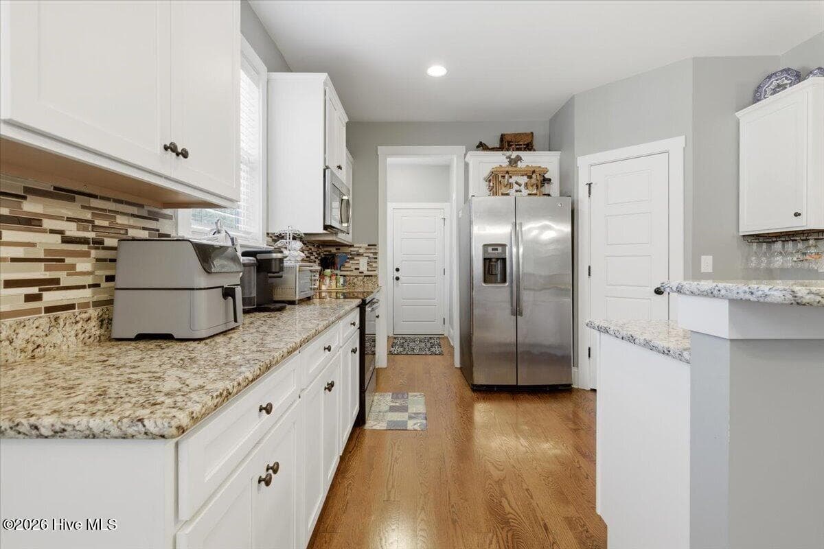 Single Family Residence at 111 W Huckleberry Way, Rocky Point, NC 28457, photo 19 of 52
