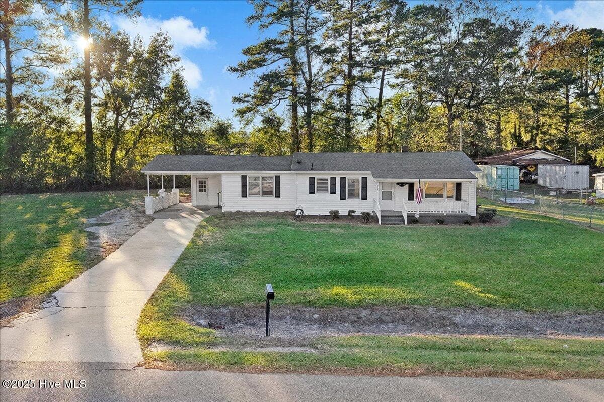 Single Family Residence at 270 Orange Street, Kinston, NC 28504, photo 12 of 32