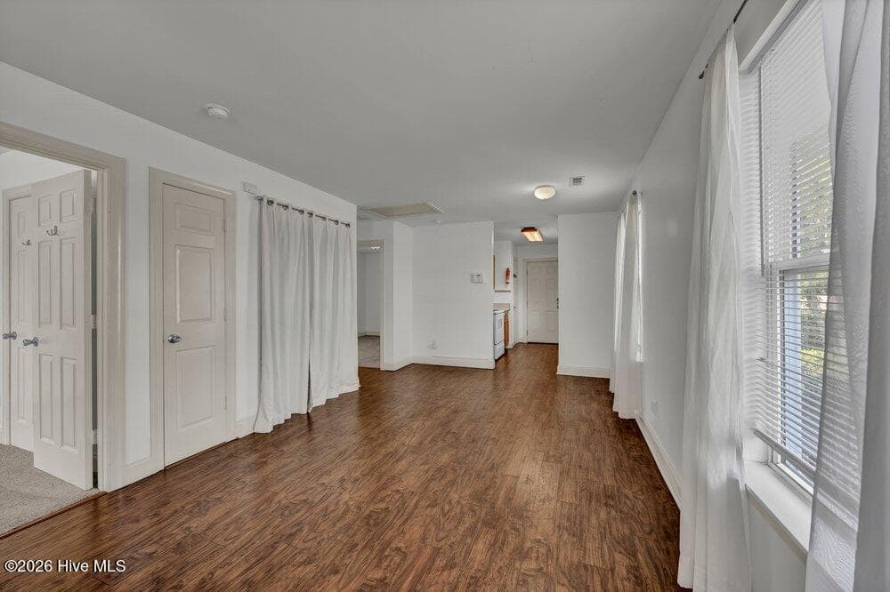 Single Family Residence at 100 S 11th Street, Wilmington, NC 28401, photo 7 of 24