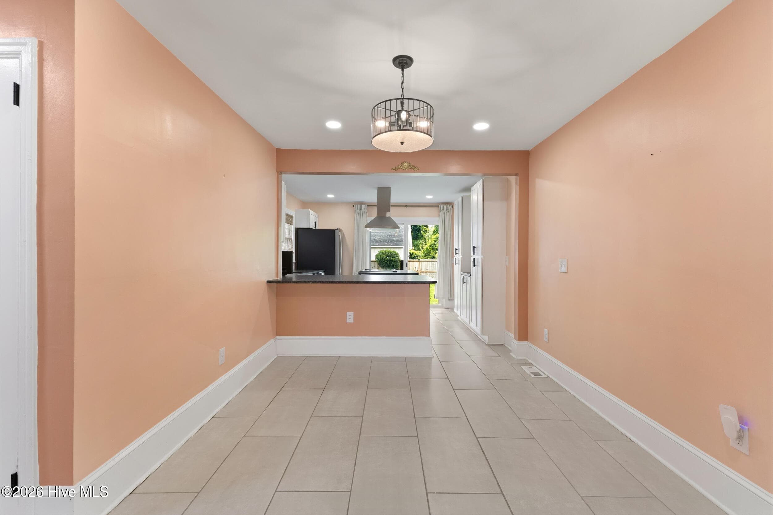 Single Family Residence at 4109 Peachtree Avenue, Wilmington, NC 28403, photo 3 of 50