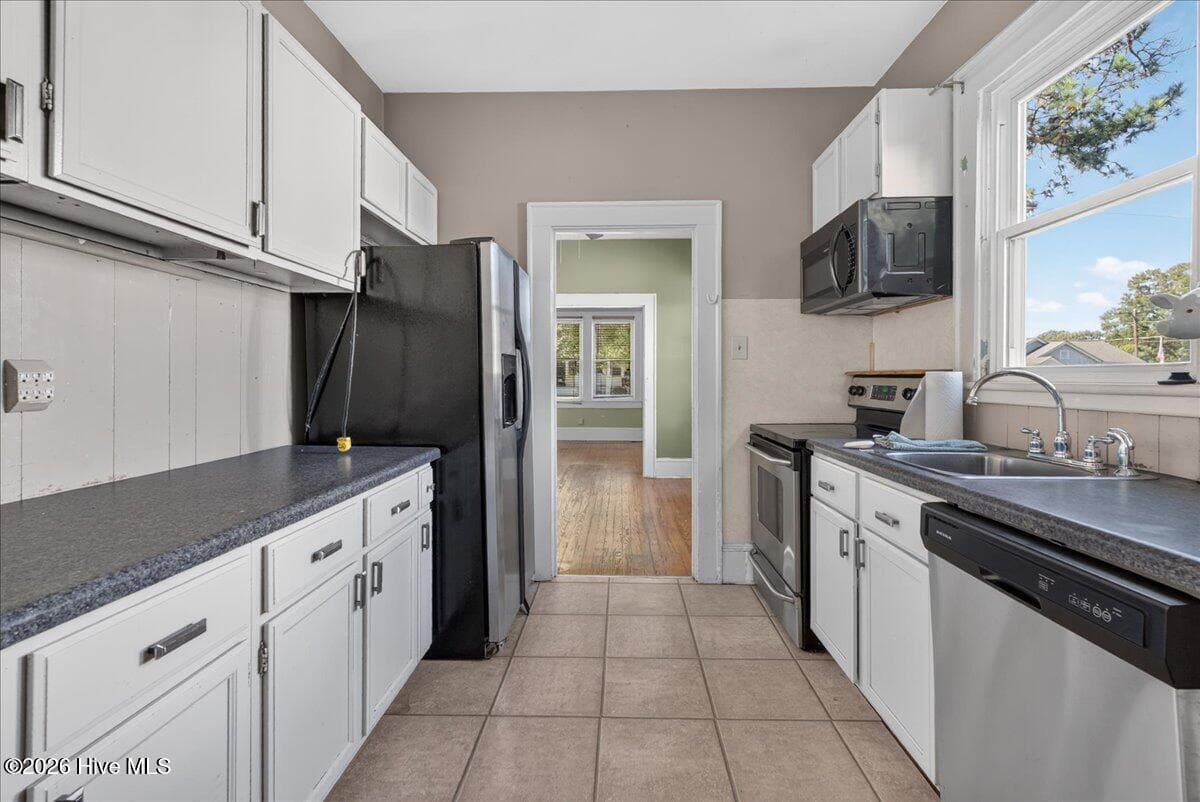 Single Family Residence at 410 Charlotte Street, Roanoke Rapids, NC 27870, photo 13 of 33