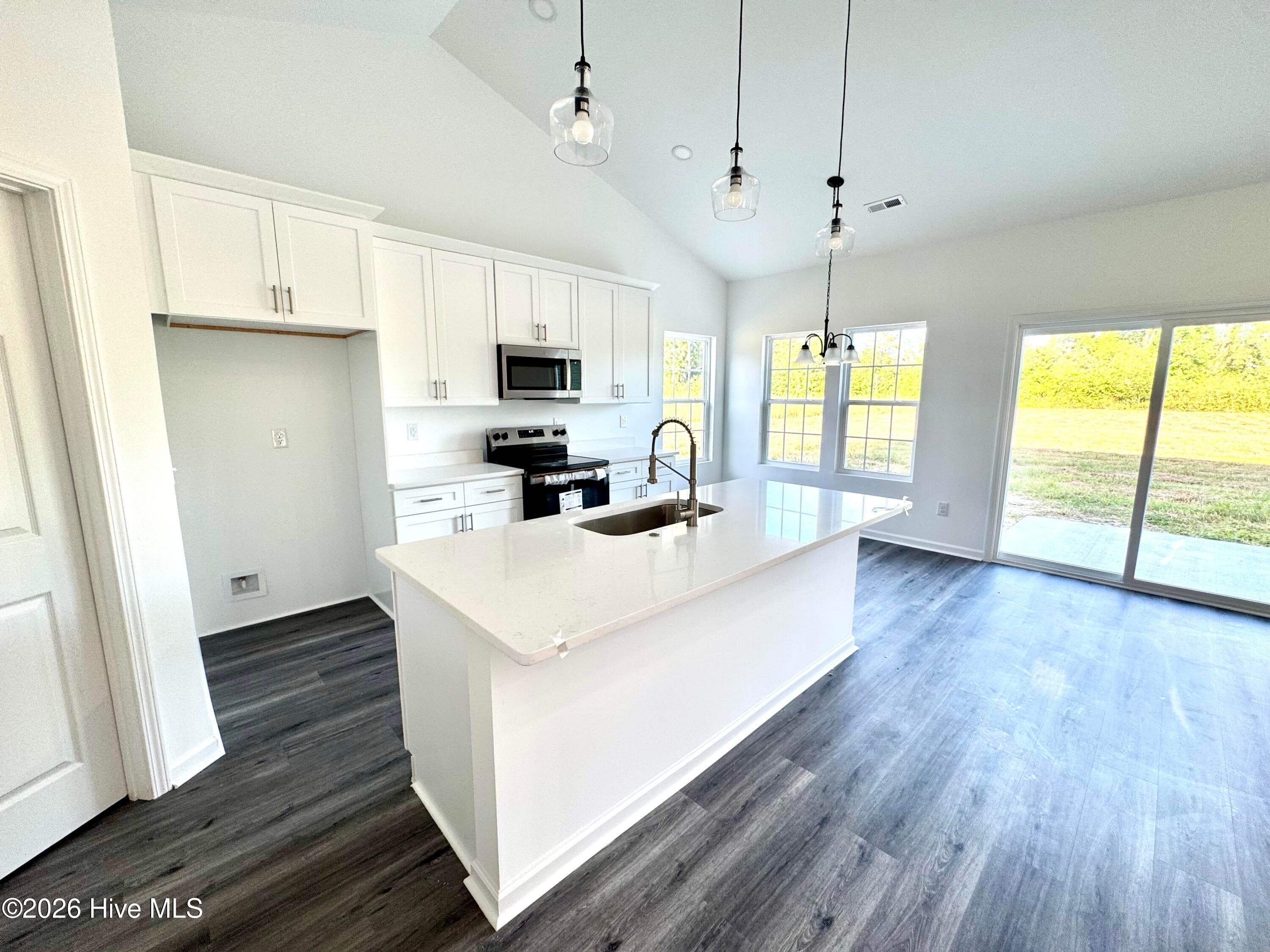 Single Family Residence at 304 Miller Street, Chadbourn, NC 28431, photo 6 of 47