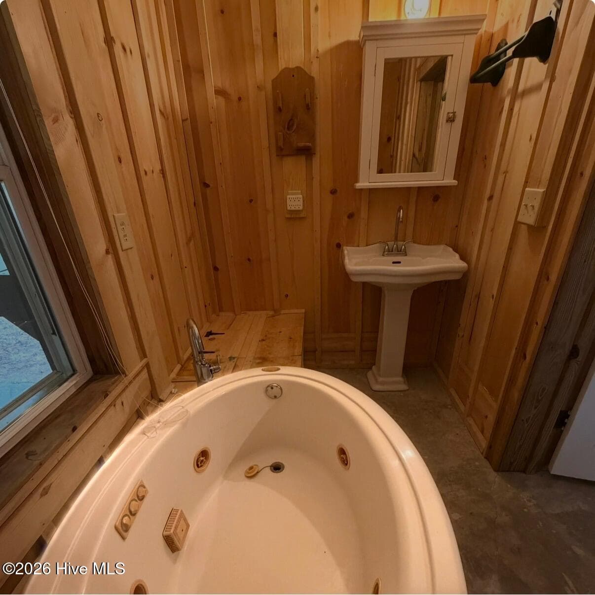 downstairs bathroom - 2704 Waccamaw Shores Road, Lake Waccamaw, NC 28450