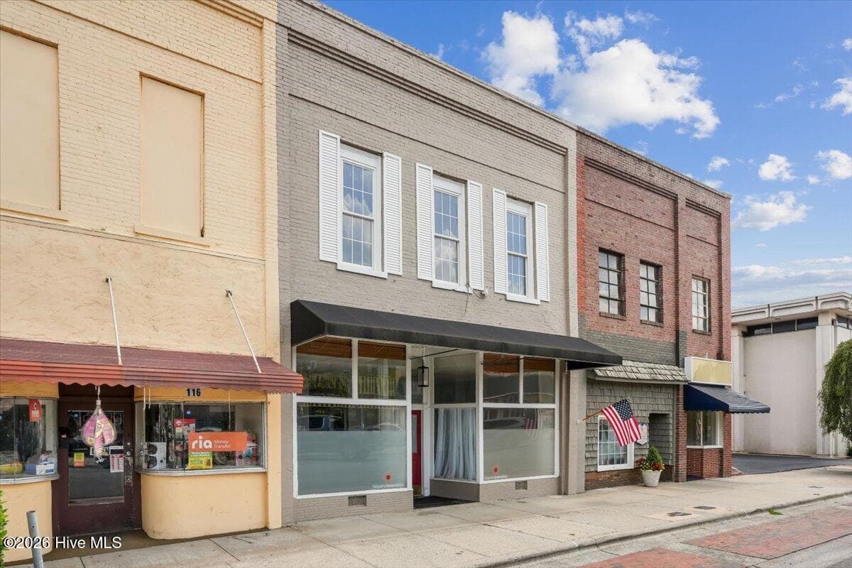 Business at 114 N Center Street, Mount Olive, NC 28365, photo 3 of 39