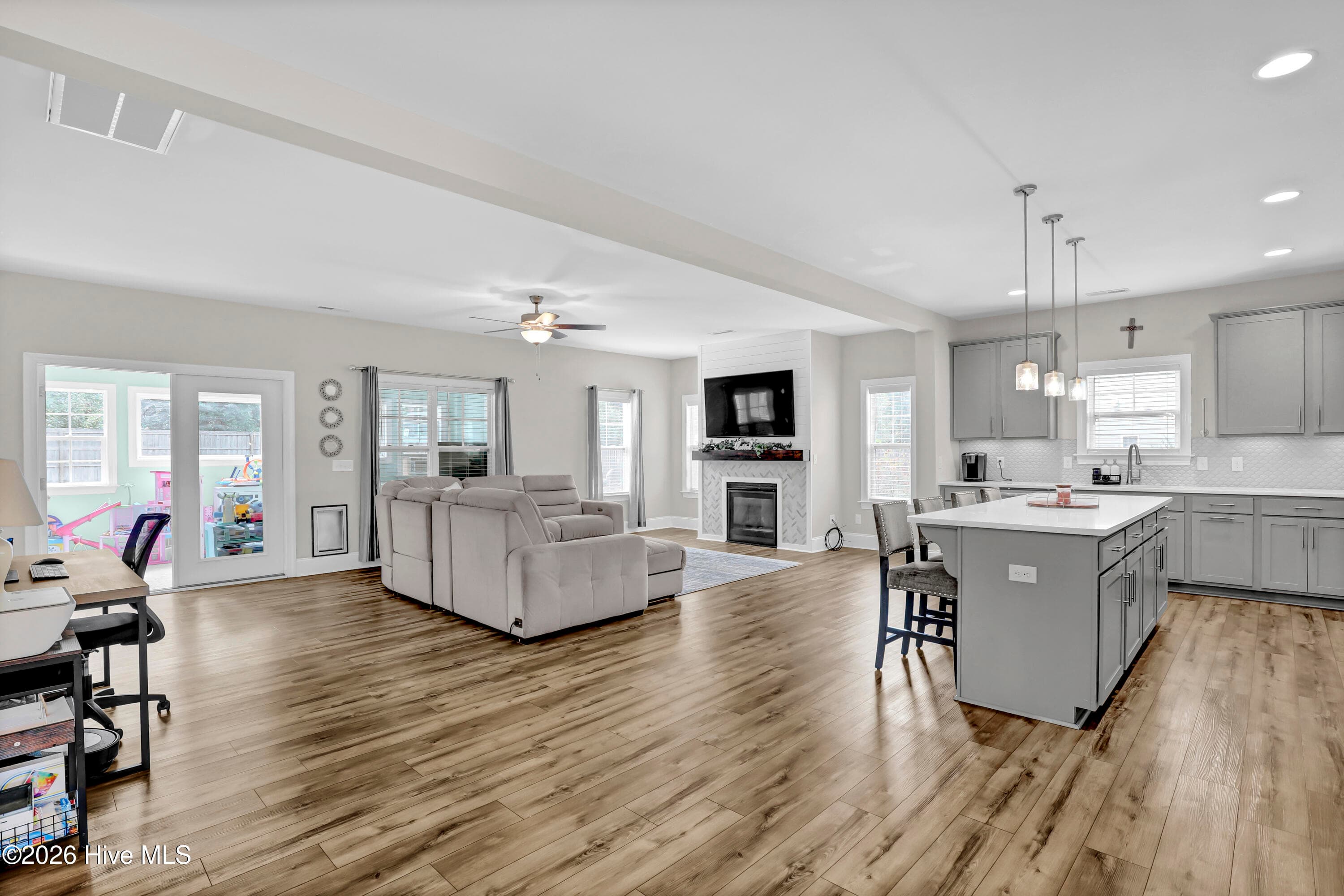 Single Family Residence at 413 Canter Crest Road, Hampstead, NC 28443, photo 20 of 106