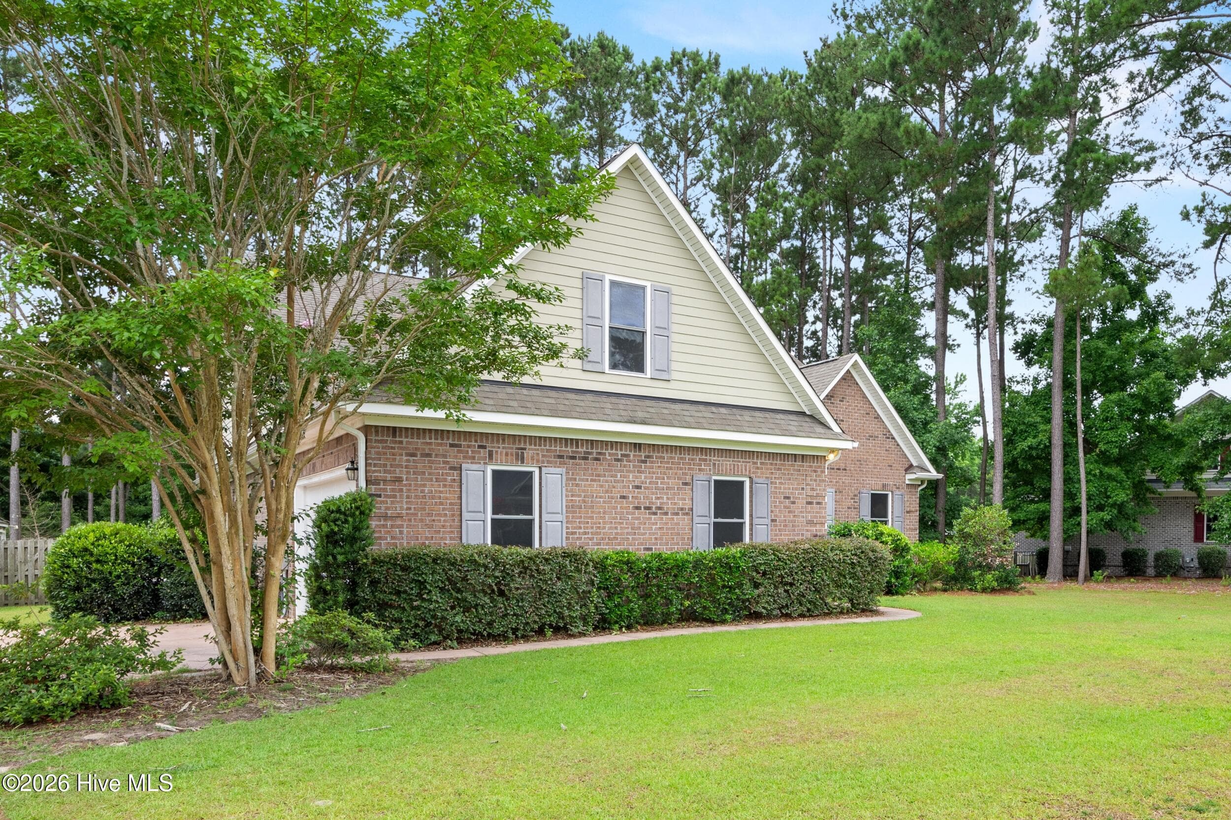 Single Family Residence at 330 Crown Pointe Drive, Hampstead, NC 28443, photo 4 of 51