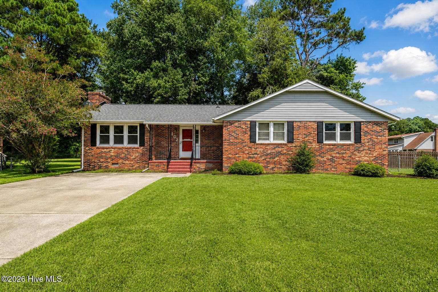Welcome Home! - 102 Lionel Avenue, Jacksonville, NC 28540