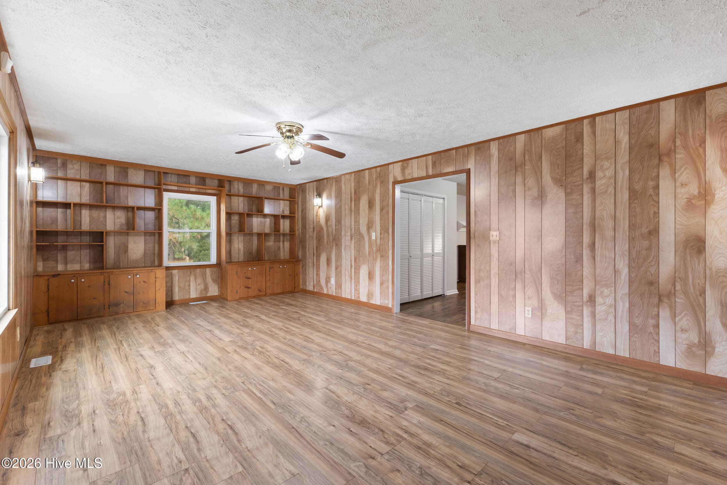 Single Family Residence at 4846 General Howe Highway, Riegelwood, NC 28456, photo 6 of 50
