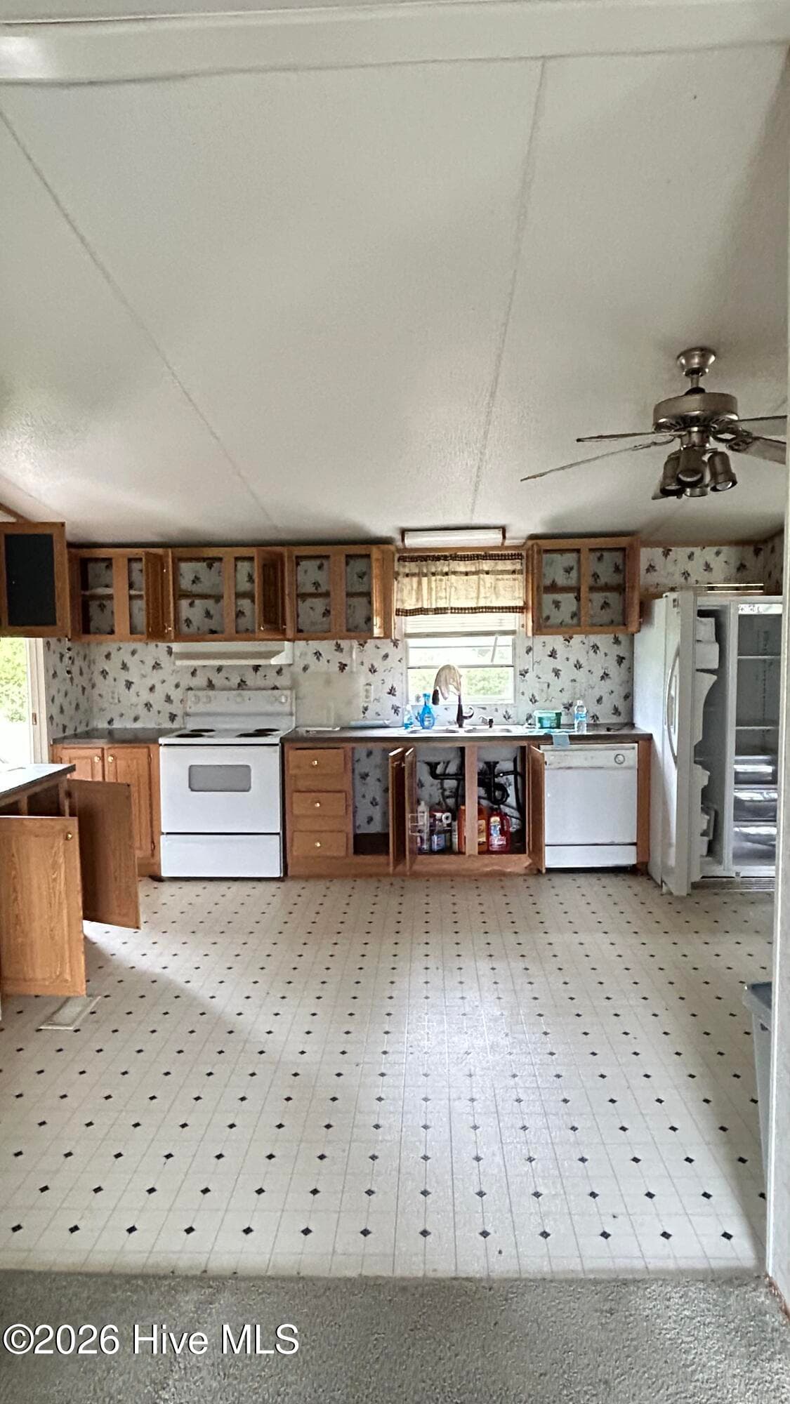 Manufactured Home at 1395 George Ii Highway SE, Bolivia, NC 28422, photo 7 of 9