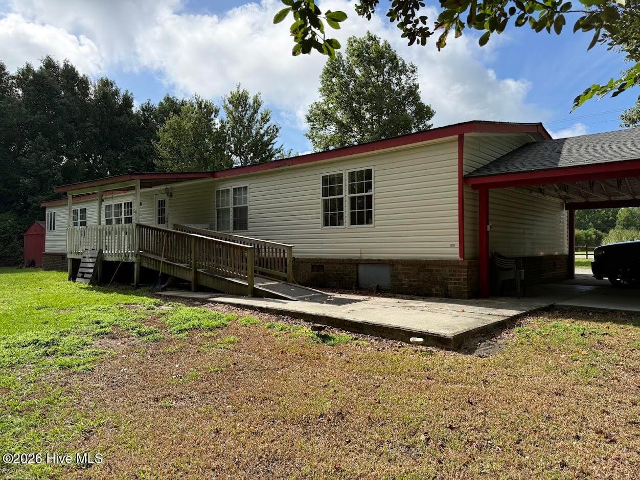 Manufactured Home at 163 Great Neck Landing Road, Hubert, NC 28539, photo 2 of 2
