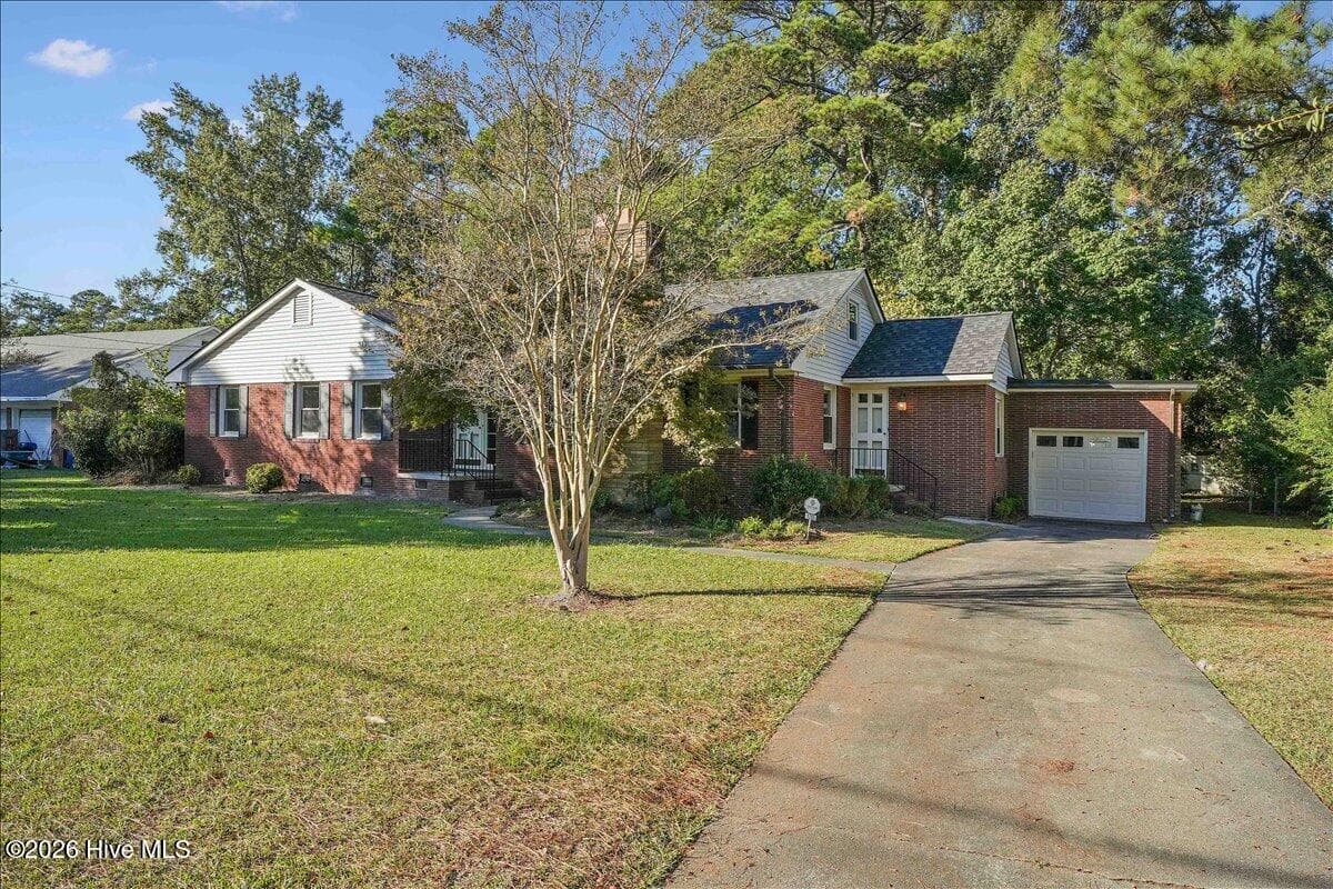 Single Family Residence at 1205 Anne Drive, Kinston, NC 28501, photo 3 of 37