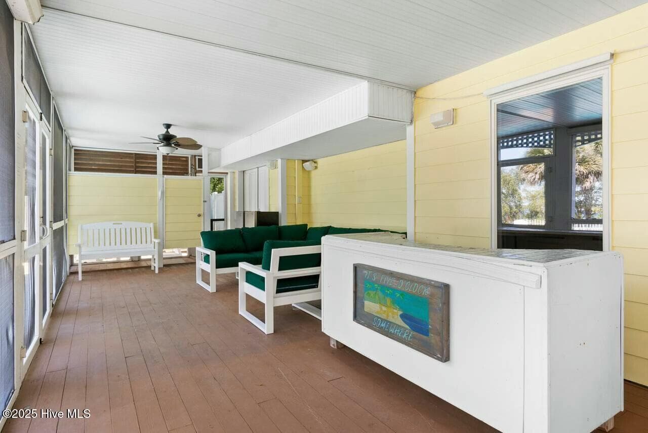 Screen Porch - 7012 Sound Drive, Emerald Isle, NC 28594