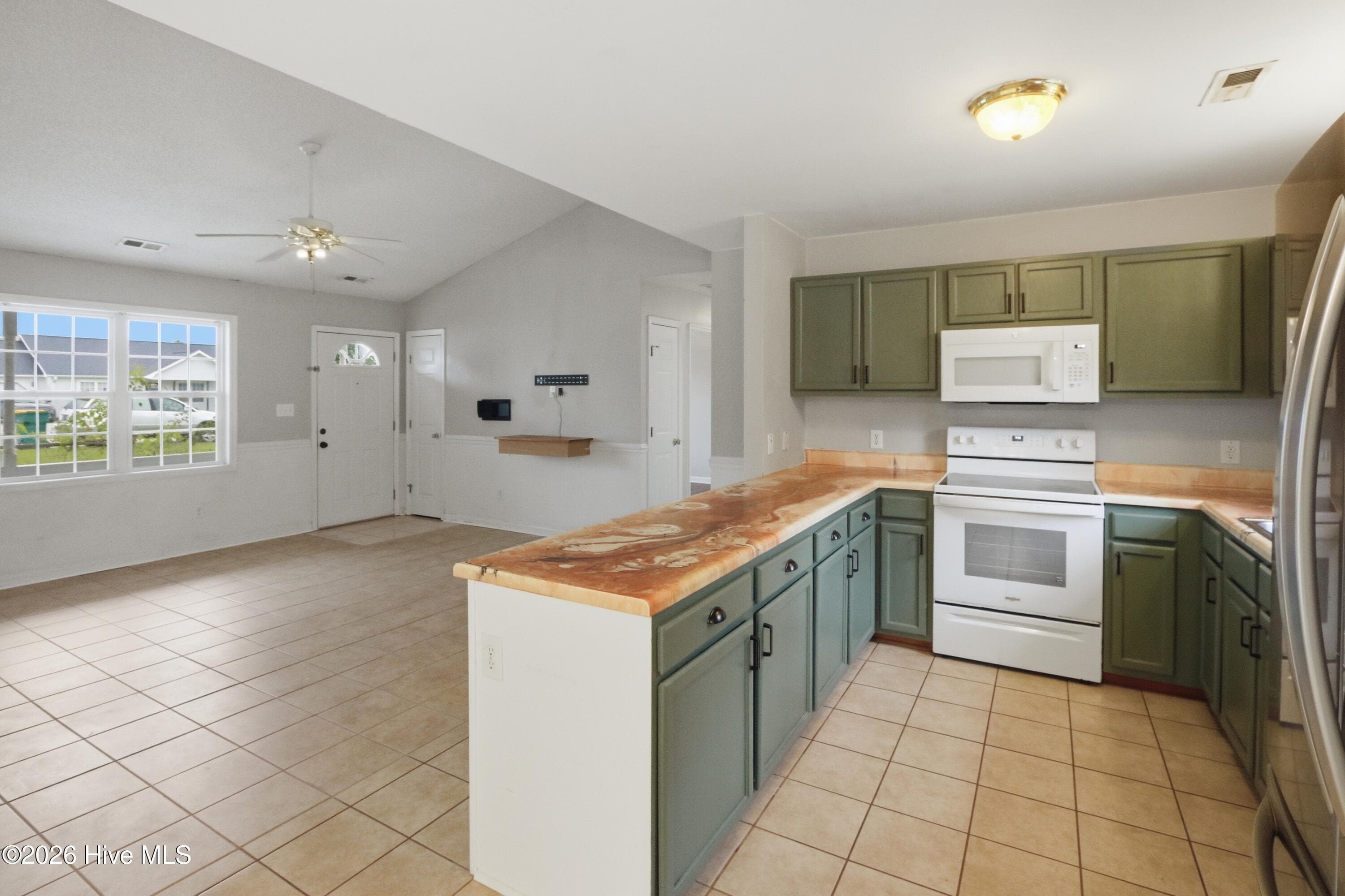 Single Family Residence at 115 Daphne Drive, Hubert, NC 28539, photo 13 of 34