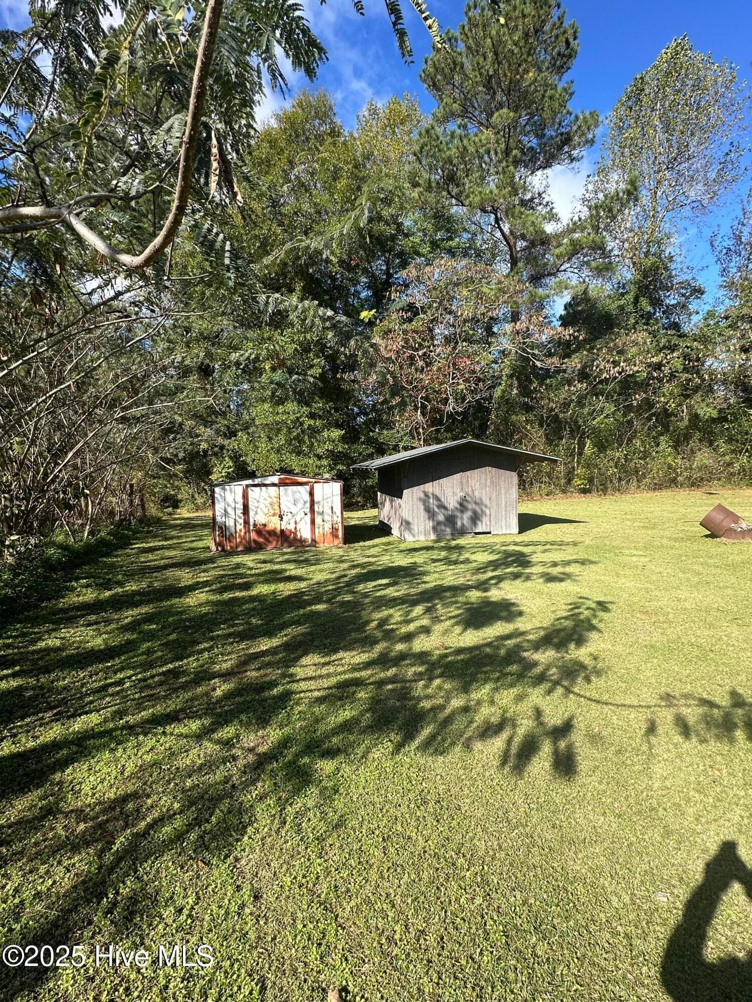 Manufactured Home at 1232 Mears Lane, Clarkton, NC 28433, photo 16 of 27