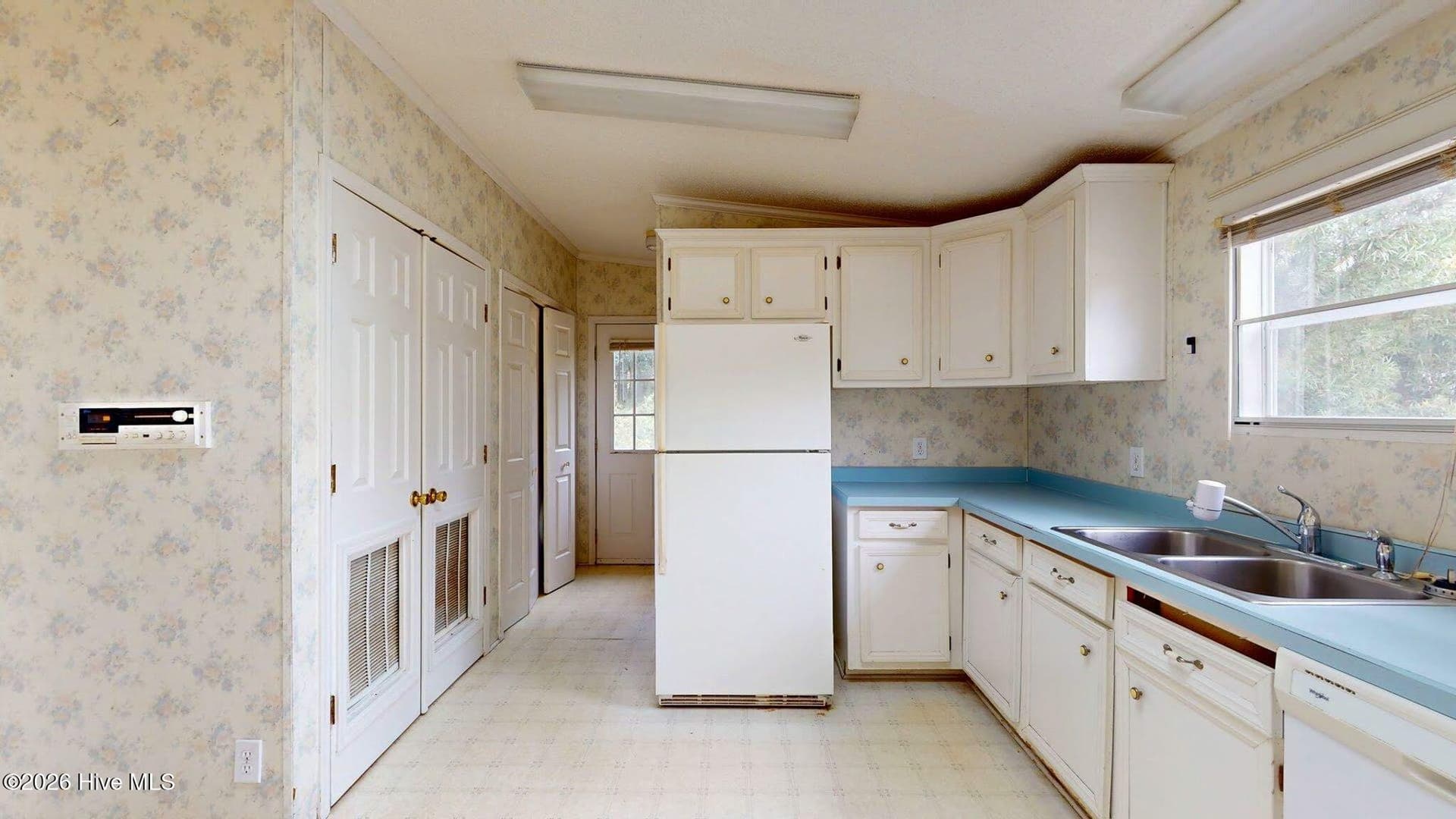 Manufactured Home at 4100 Masonboro Loop Road, Wilmington, NC 28409