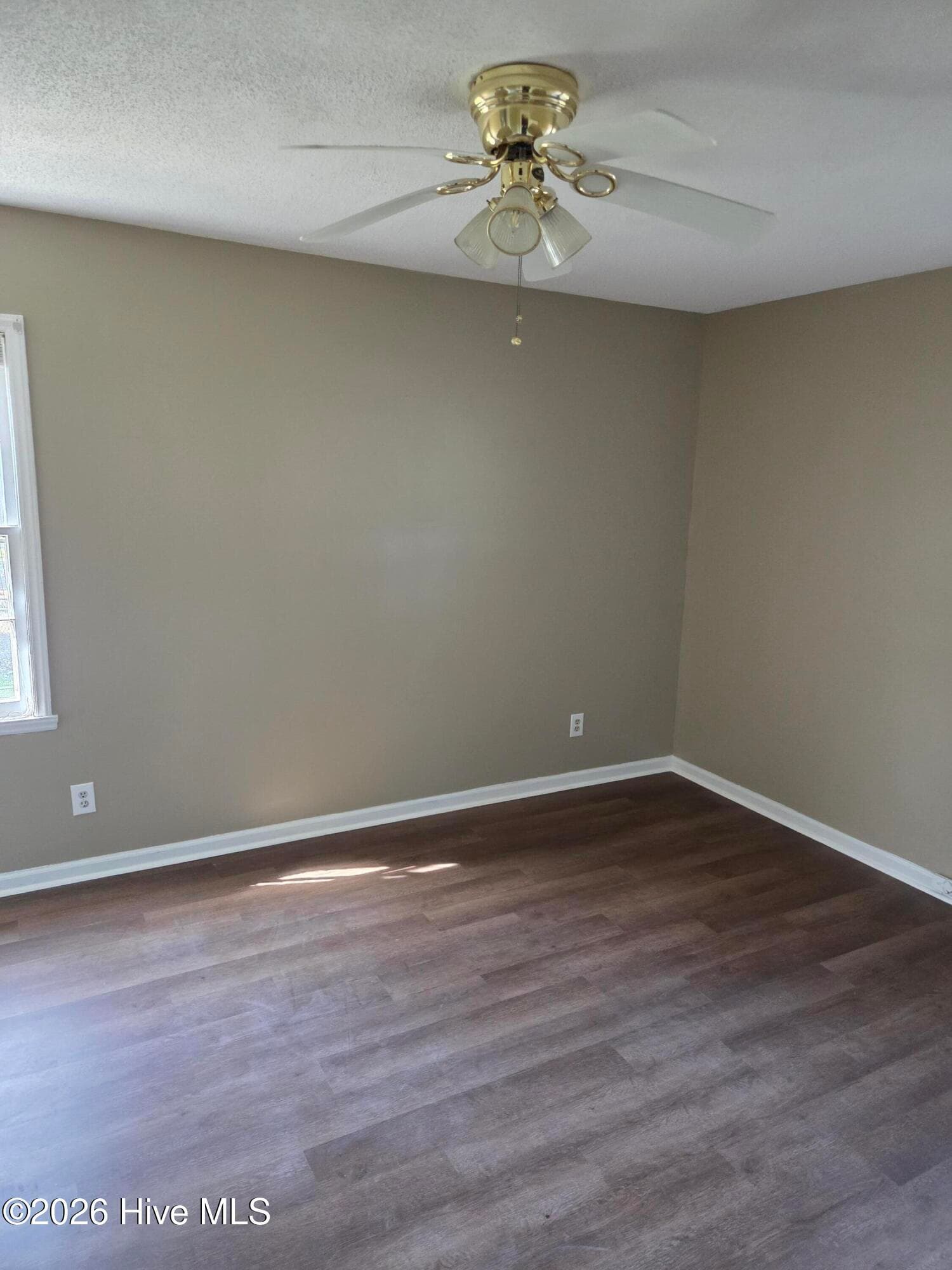 Single Family Residence at 802 Eagle Road, Kinston, NC 28501, photo 3 of 3