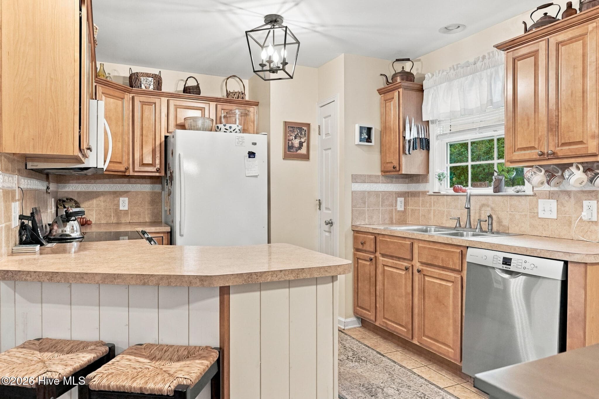Single Family Residence at 2900 E Lakeview Drive SW, Supply, NC 28462, photo 15 of 60