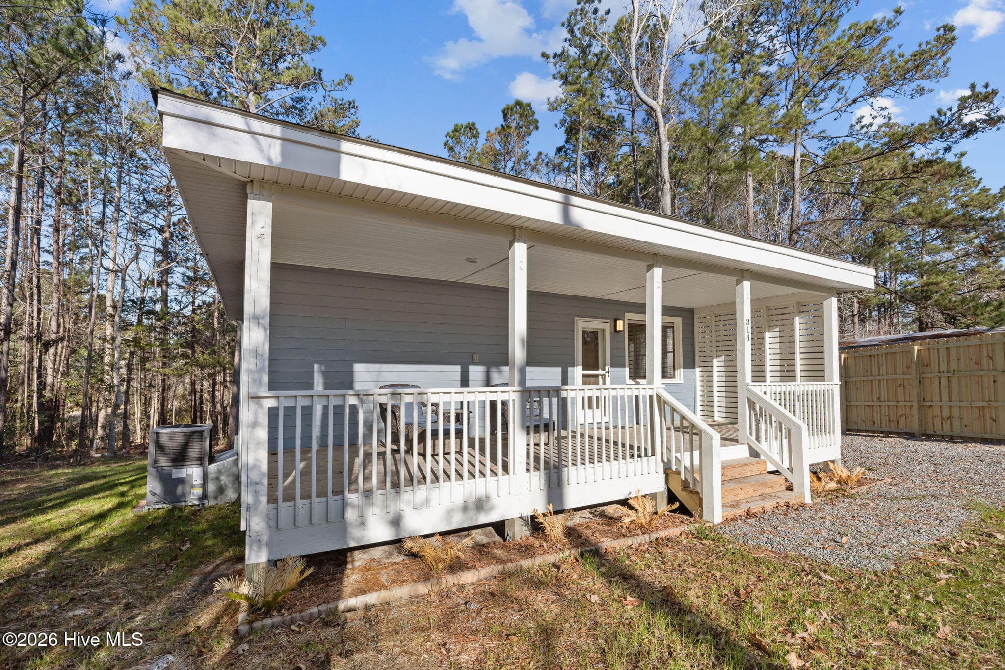 Single Family Residence at 314 Pond View Court, Hampstead, NC 28443, photo 3 of 30