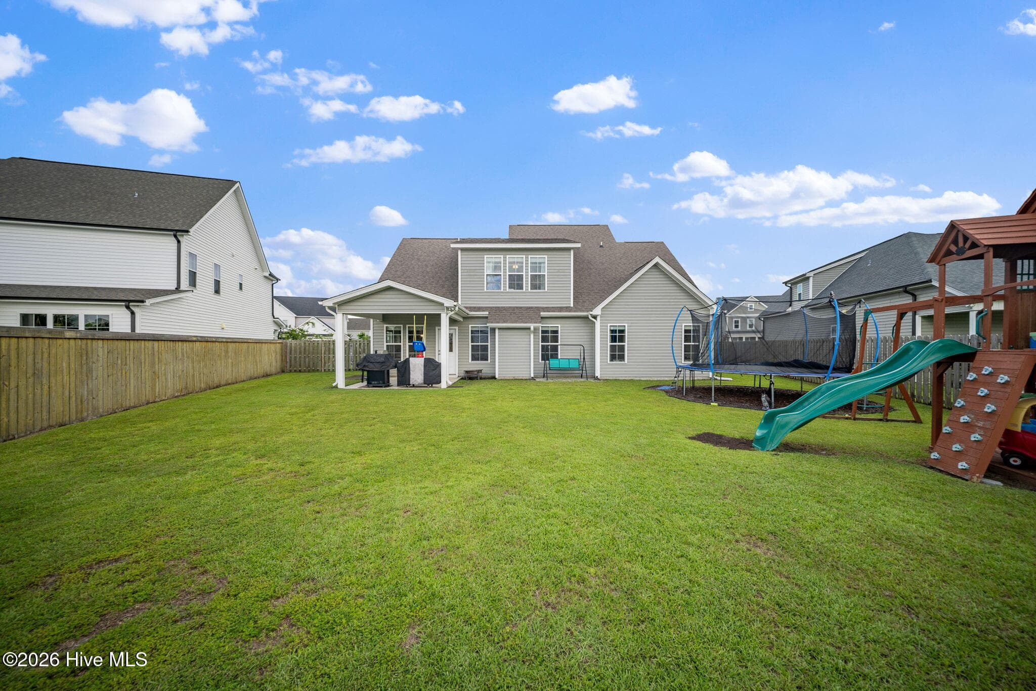 Single Family Residence at 111 E Barred Owl Drive, Hampstead, NC 28443, photo 78 of 103