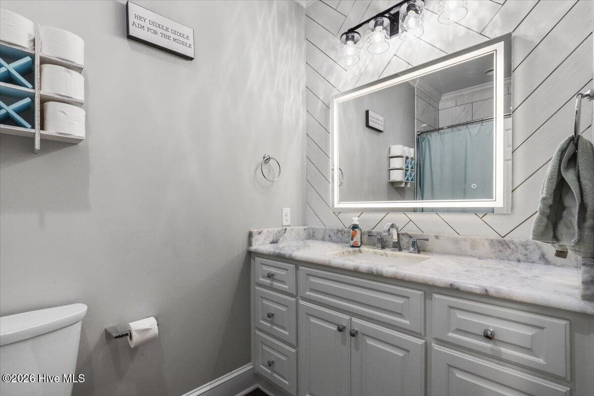 Hall bathroom with Granite top - 105 Pointe Drive, La Grange, NC 28551