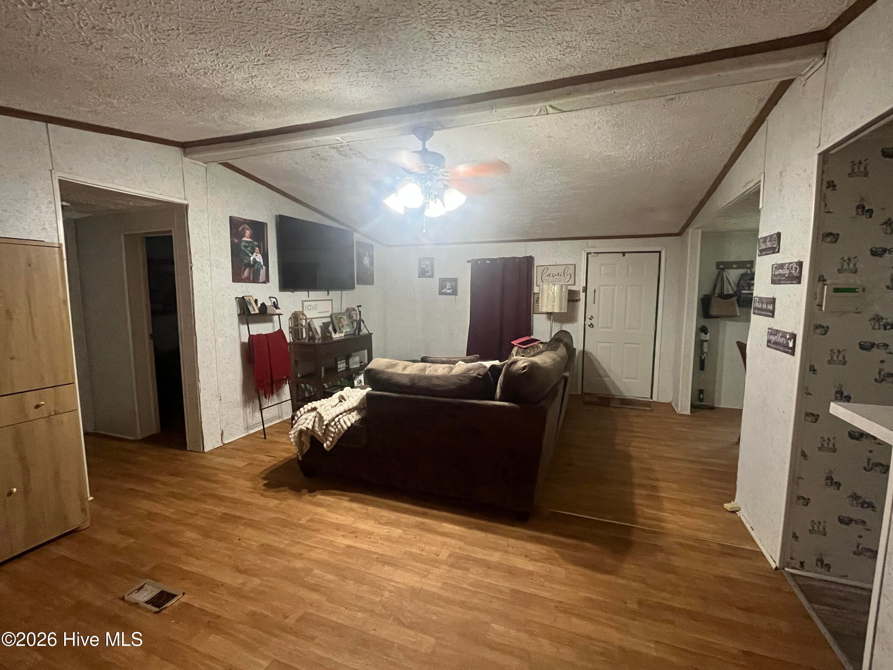Manufactured Home at 126 Spring Road, Blenheim, SC 29516, photo 5 of 17