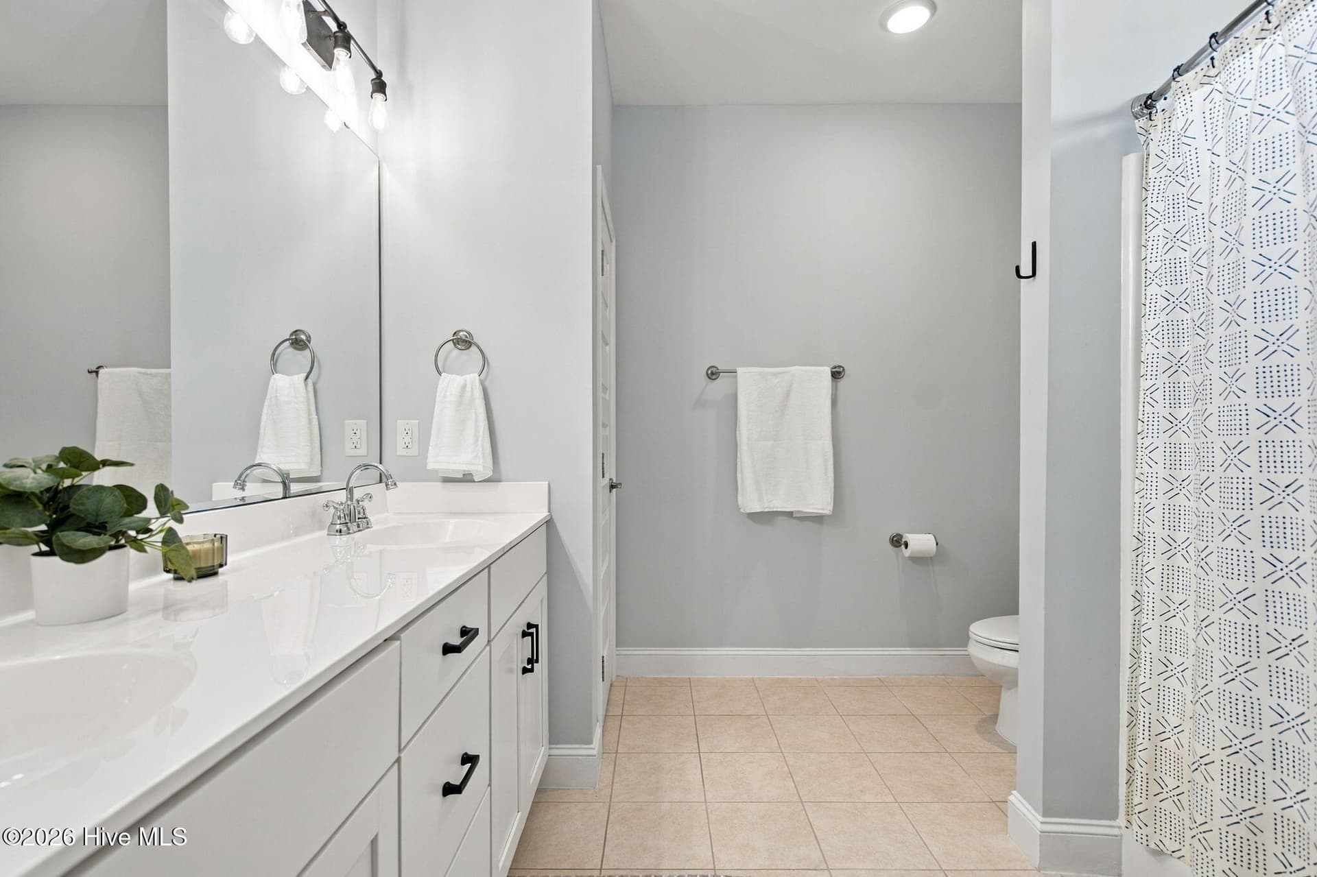 Single Family Residence at 2024 Blue Bonnet Circle, Castle Hayne, NC 28429, photo 22 of 42