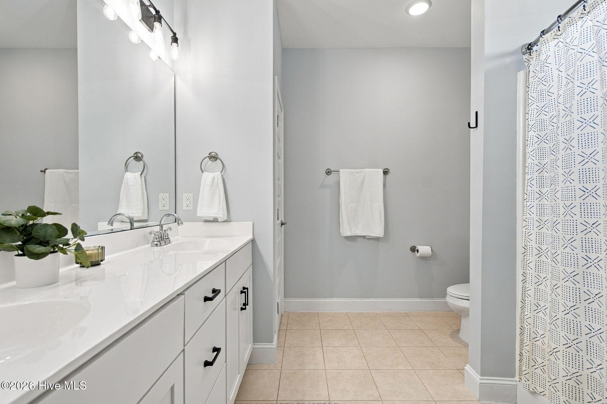 Single Family Residence at 2024 Blue Bonnet Circle, Castle Hayne, NC 28429, photo 22 of 42