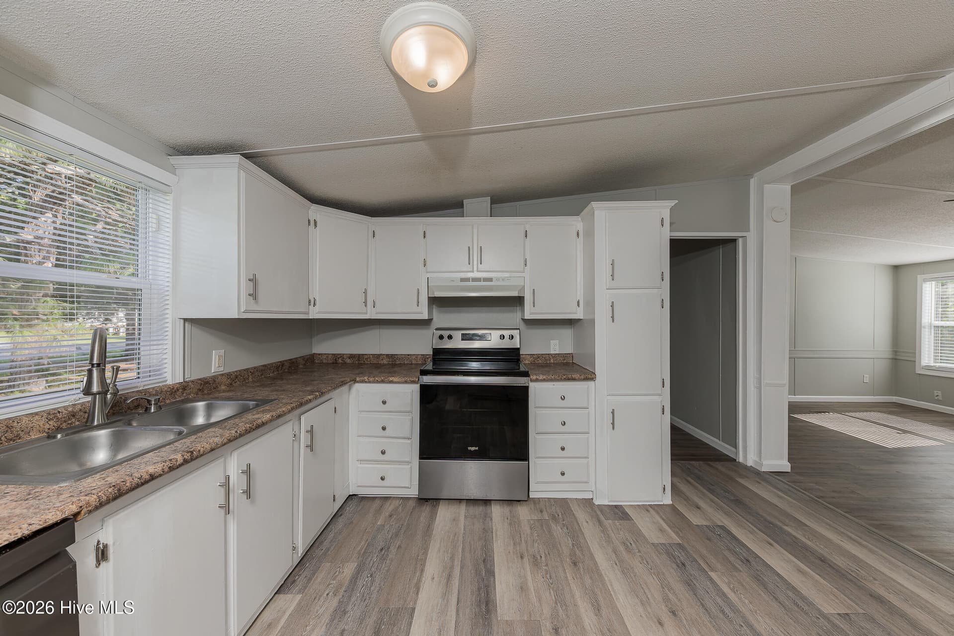 Manufactured Home at 122 Woodbrook Drive, Midway Park, NC 28544, photo 16 of 47
