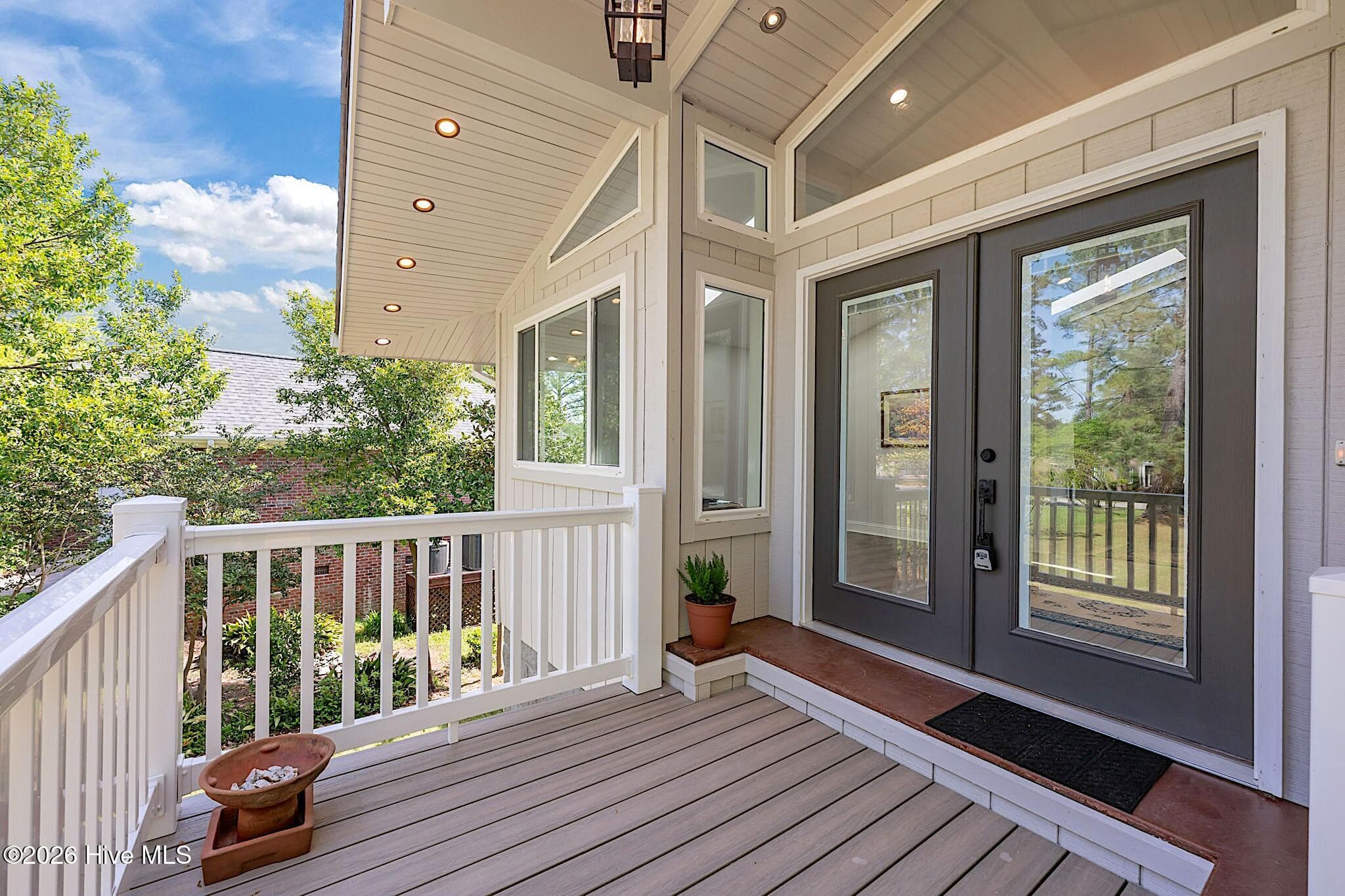 Single Family Residence at 244 Shoreline Drive, New Bern, NC 28562, photo 4 of 70