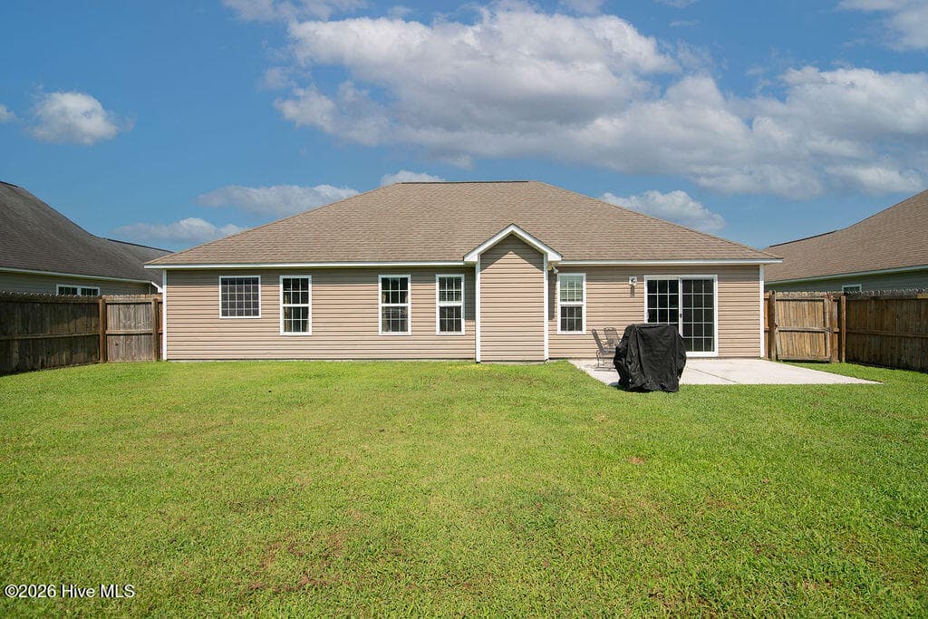 Single Family Residence at 837 Dynasty Drive, Jacksonville, NC 28546, photo 3 of 23