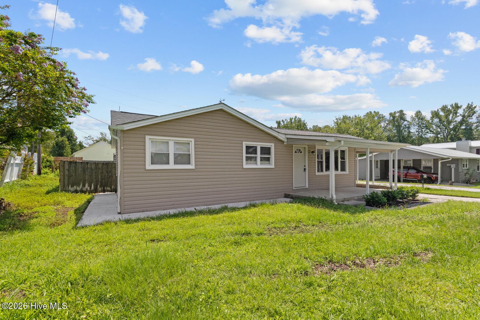 Single Family Residence at 633 Haws Run Road, Jacksonville, NC 28540, photo 3 of 20