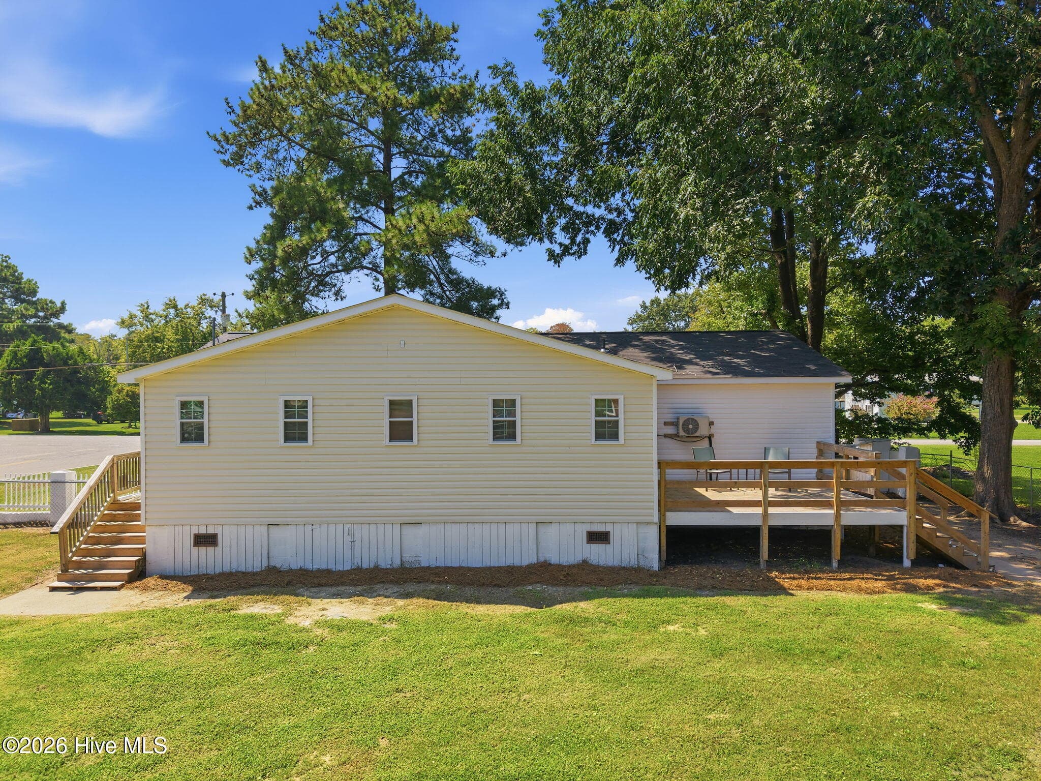 Single Family Residence at 17 Old Fort Shores Road, Chocowinity, NC 27817, photo 30 of 46