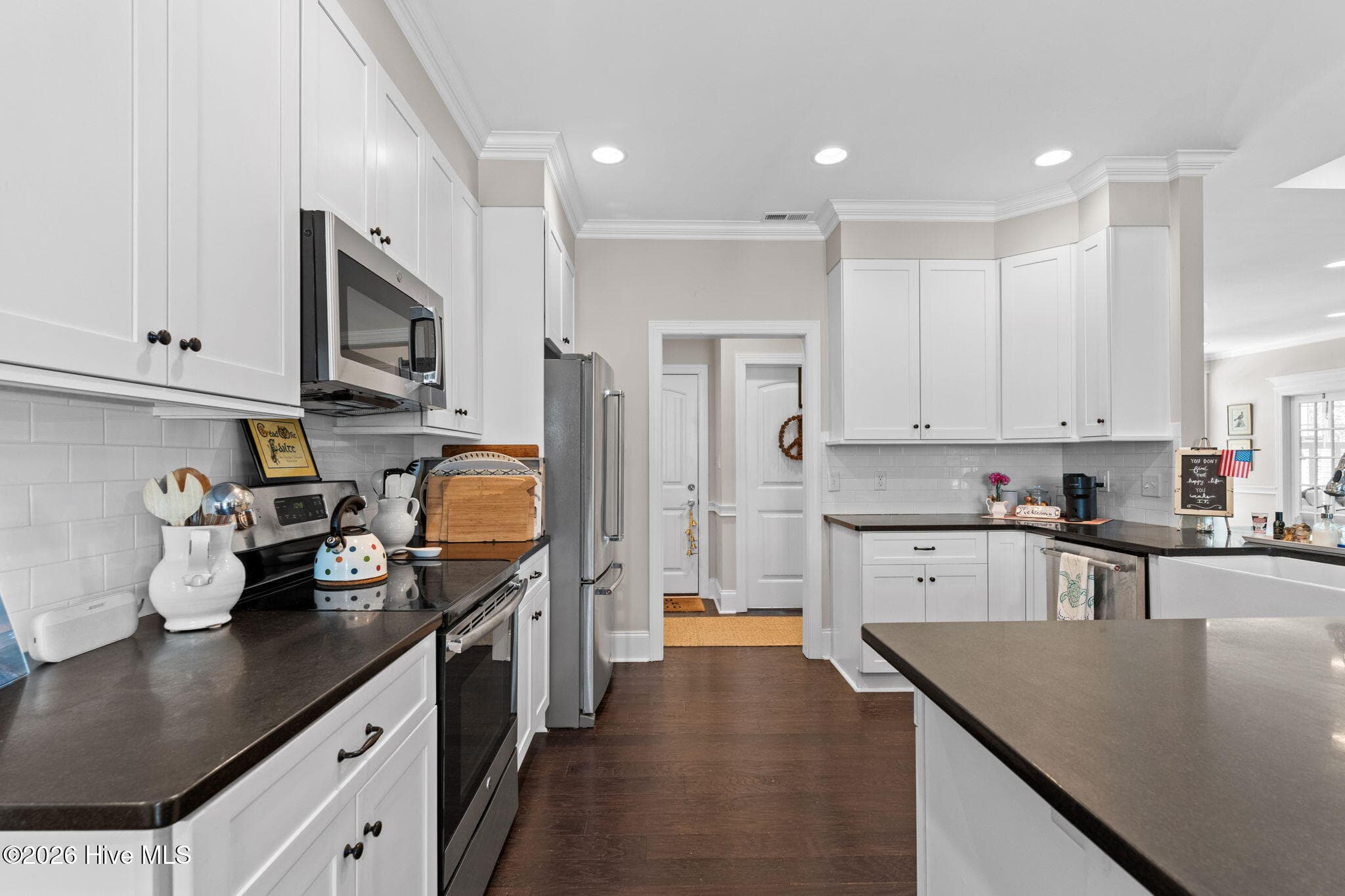 Single Family Residence at 927 Green Pointe Drive, Sunset Beach, NC 28468, photo 19 of 99