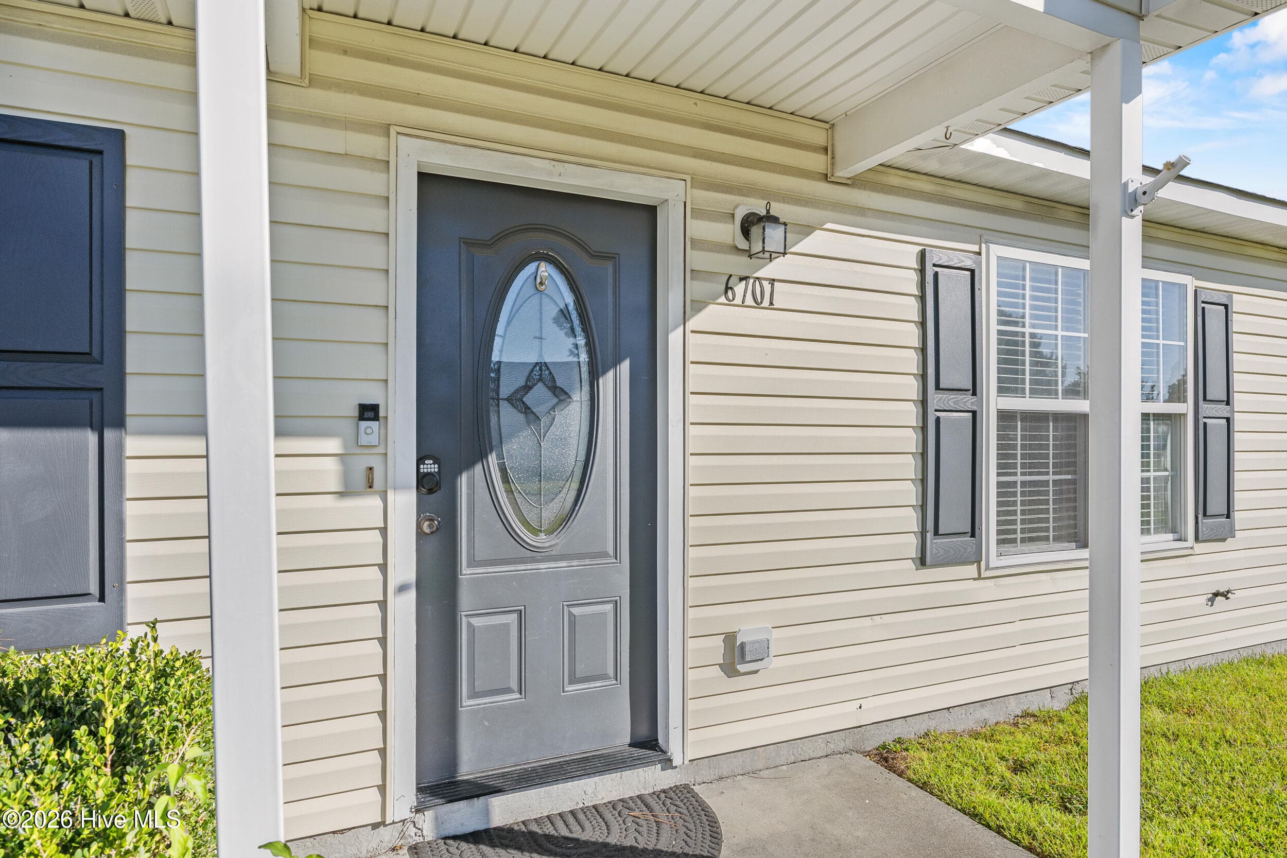 Single Family Residence at 6701 Alamosa Drive, Wilmington, NC 28411, photo 9 of 46
