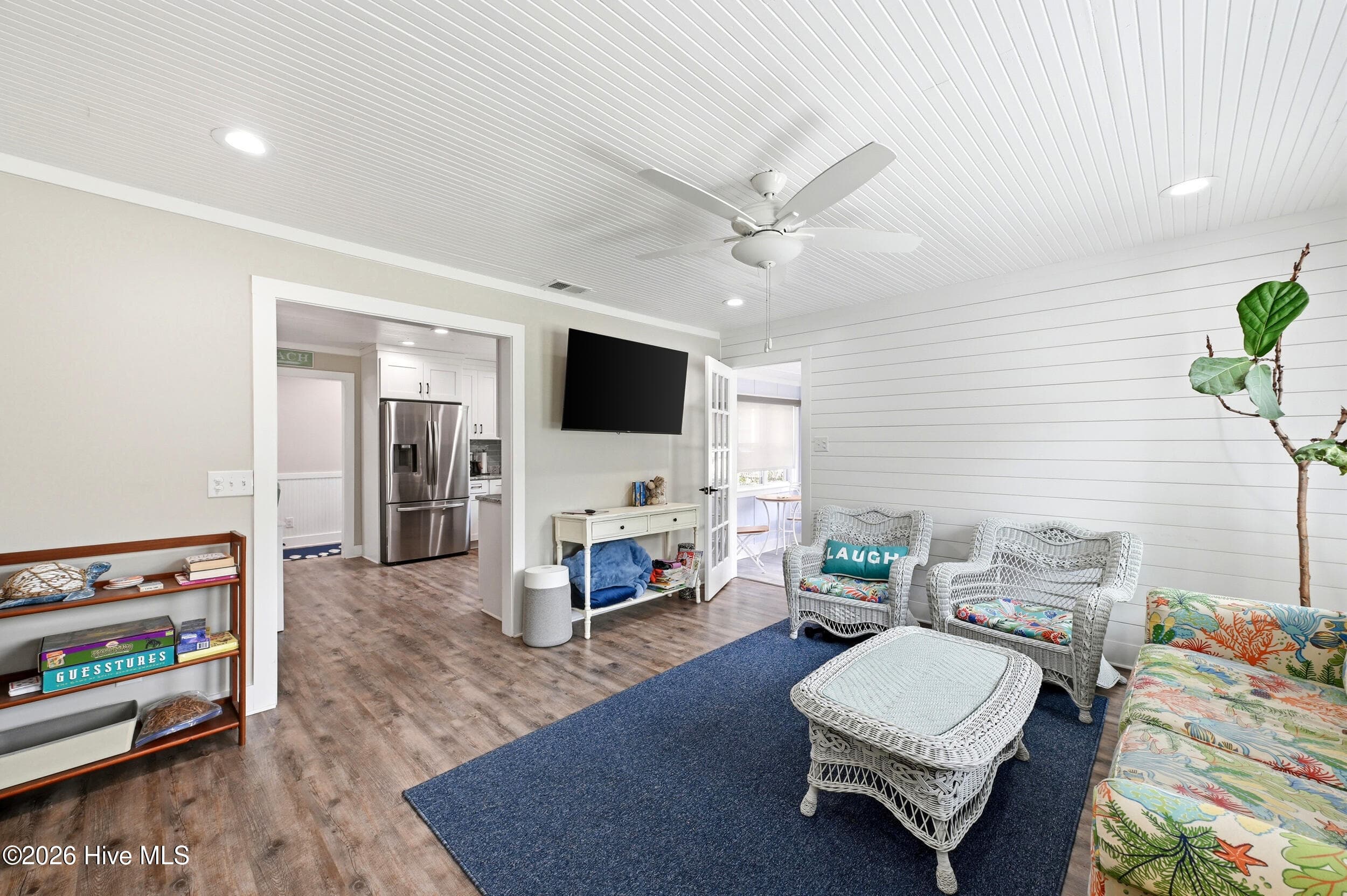 609 Clarendon Avenue, Southport, NC 28461