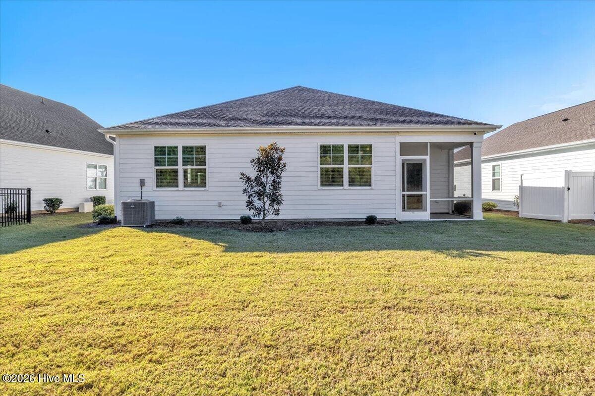 Single Family Residence at 3109 Lochgreen Circle, Leland, NC 28451, photo 33 of 60