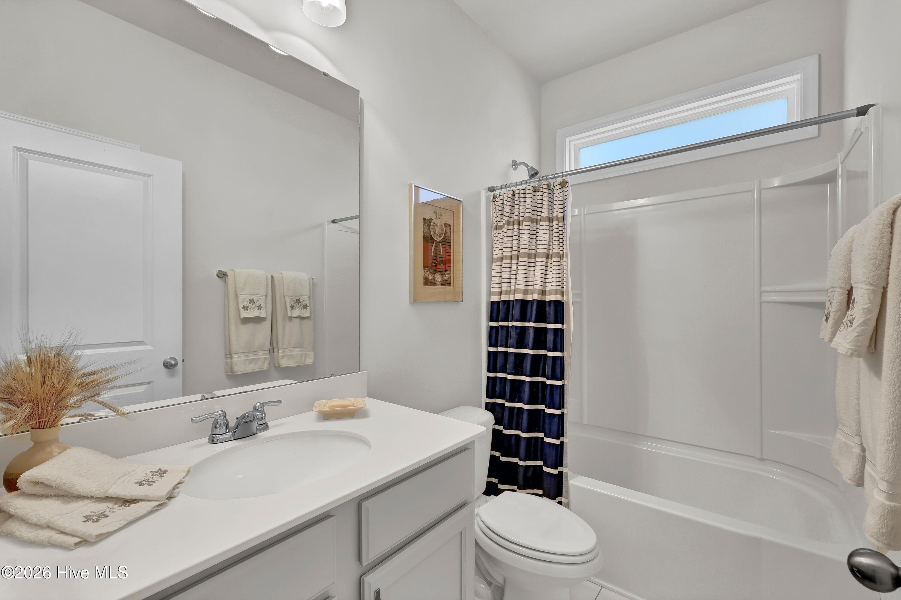 Single Family Residence at 512 Steele Loop, Wilmington, NC 28411, photo 7 of 31