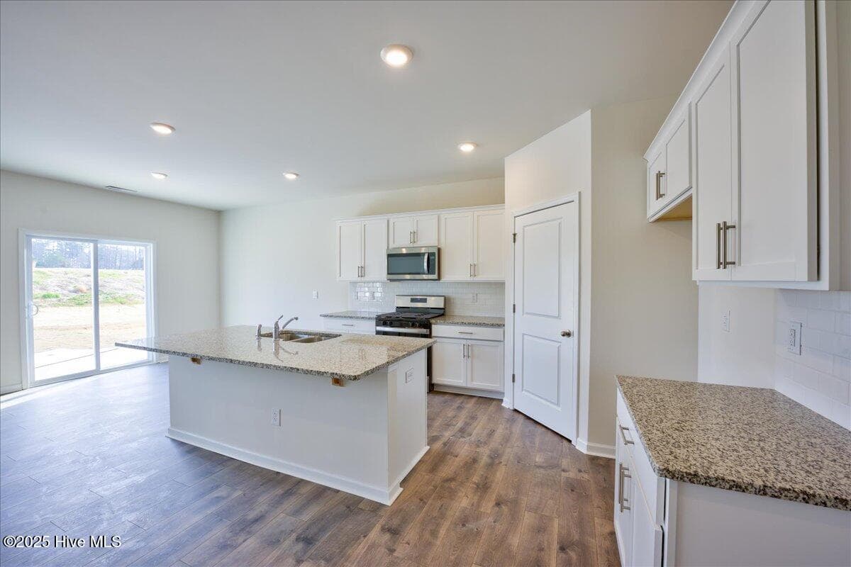 Single Family Residence at 2700 Westwood Avenue W, Wilson, NC 27893, photo 6 of 36