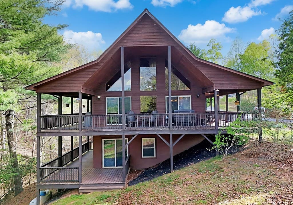 Single Family Residence at 160 Serenity Pointe Drive, Murphy, NC 28906, photo 2 of 48