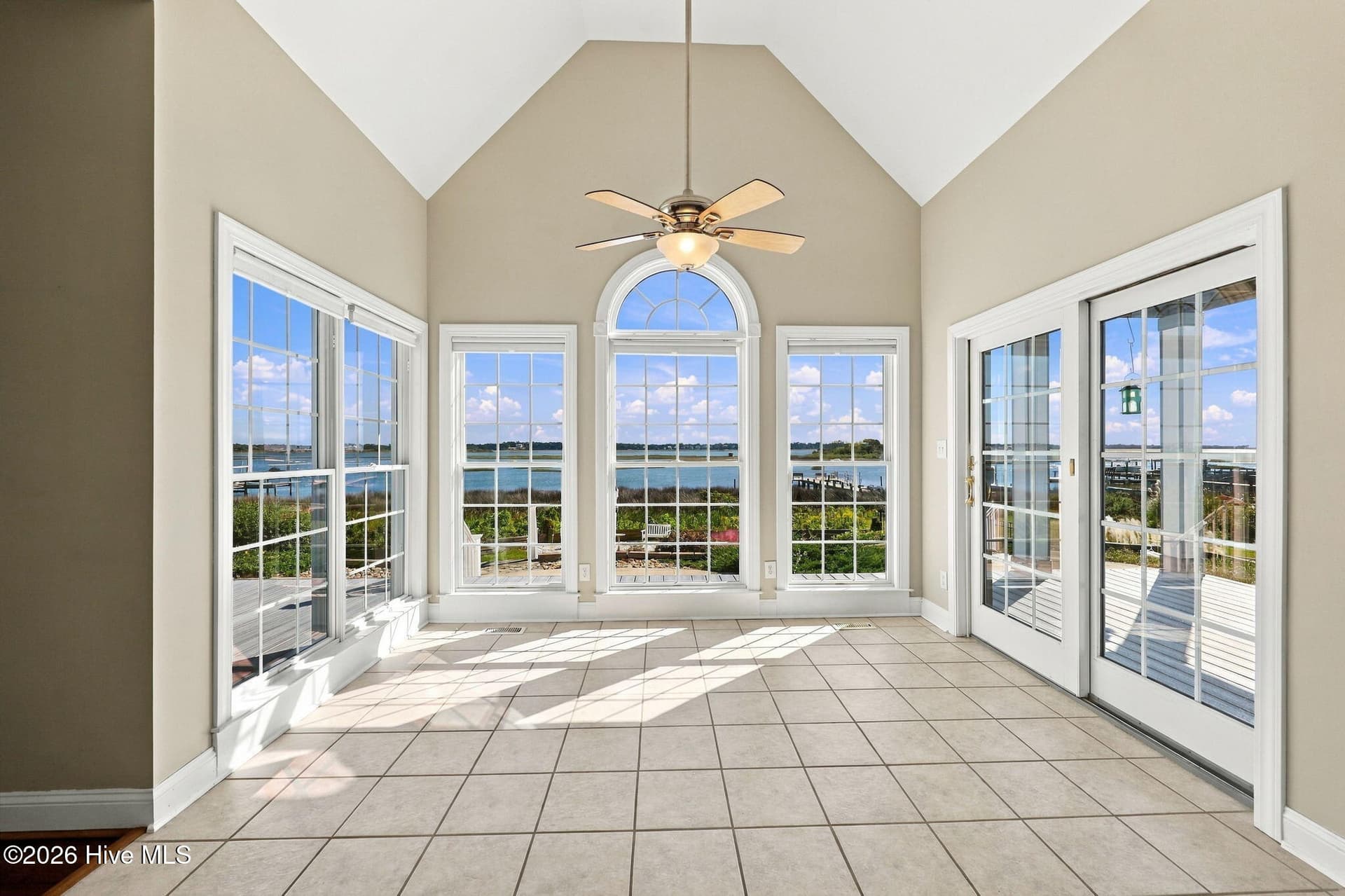 eat in kitchen - 105 Magens Court W, Cedar Point, NC 28584