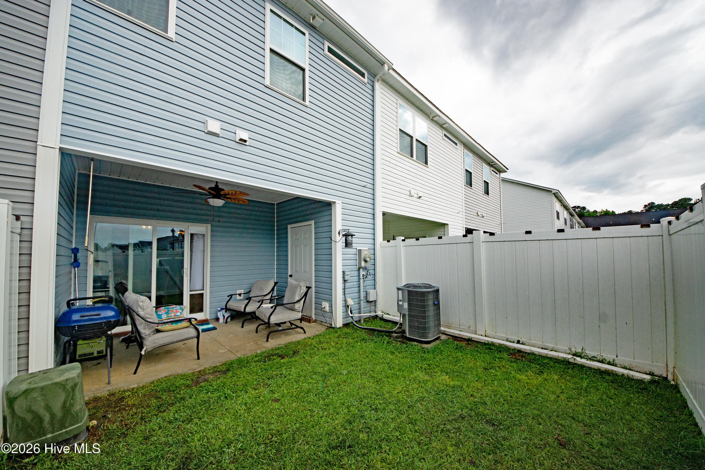 Townhouse at 7 Catalina Circle, Swansboro, NC 28584, photo 33 of 41
