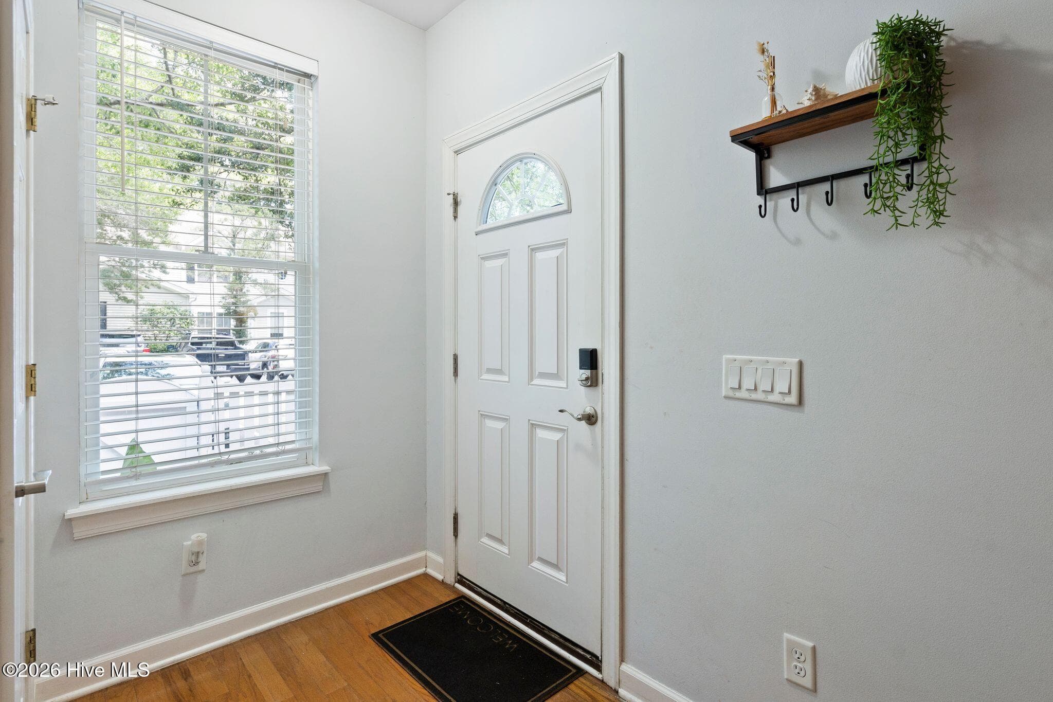 Townhouse at 5813 Wrightsville Avenue Apt 147, Wilmington, NC 28403, photo 6 of 49