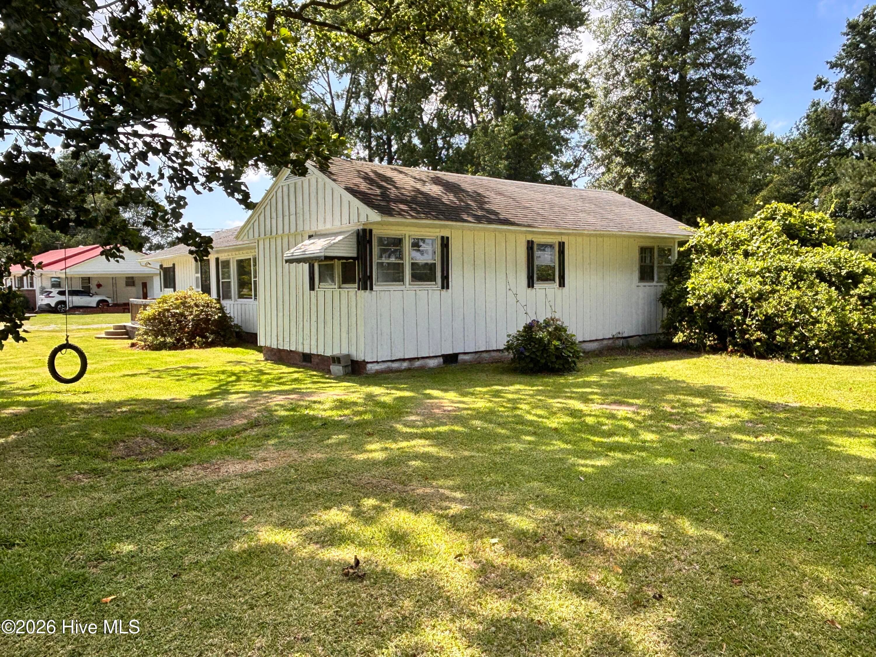 Single Family Residence at 735 Faison Highway, Clinton, NC 28328, photo 3 of 24