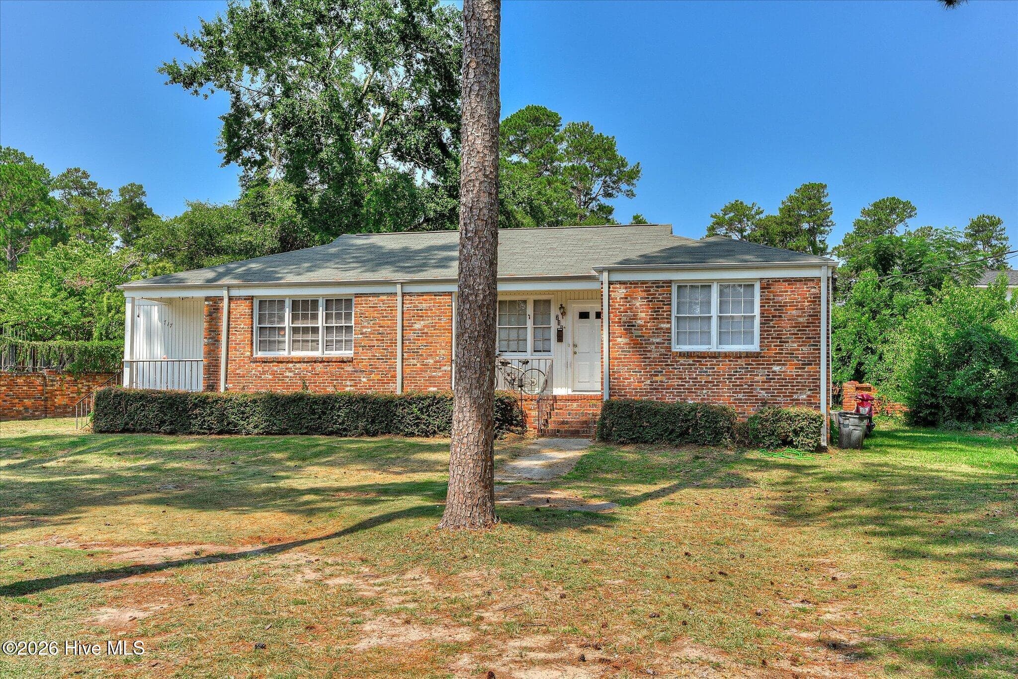 Duplex at 715 Bransford Road, Augusta, GA 30909, photo 2 of 27
