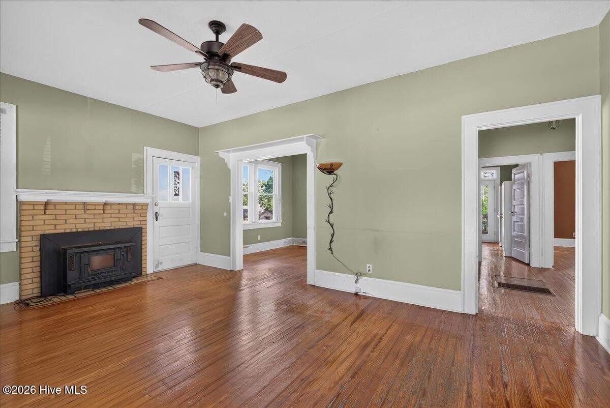 Single Family Residence at 410 Charlotte Street, Roanoke Rapids, NC 27870, photo 6 of 33