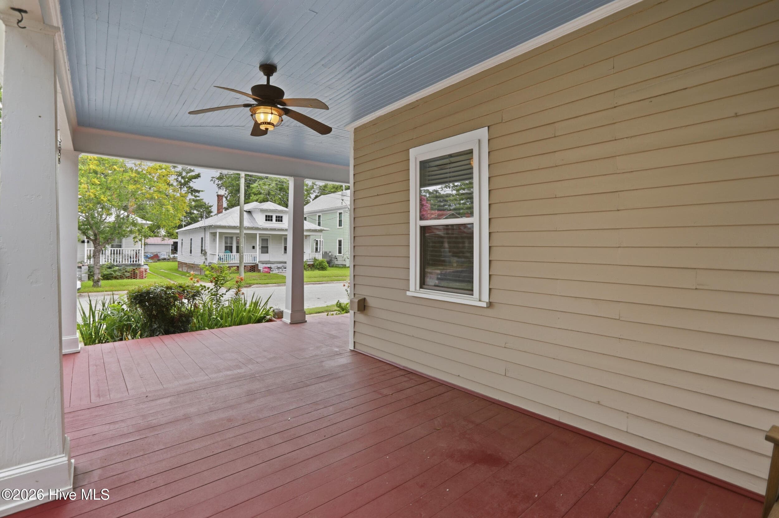 Single Family Residence at 307 Avenue B, New Bern, NC 28560, photo 6 of 55