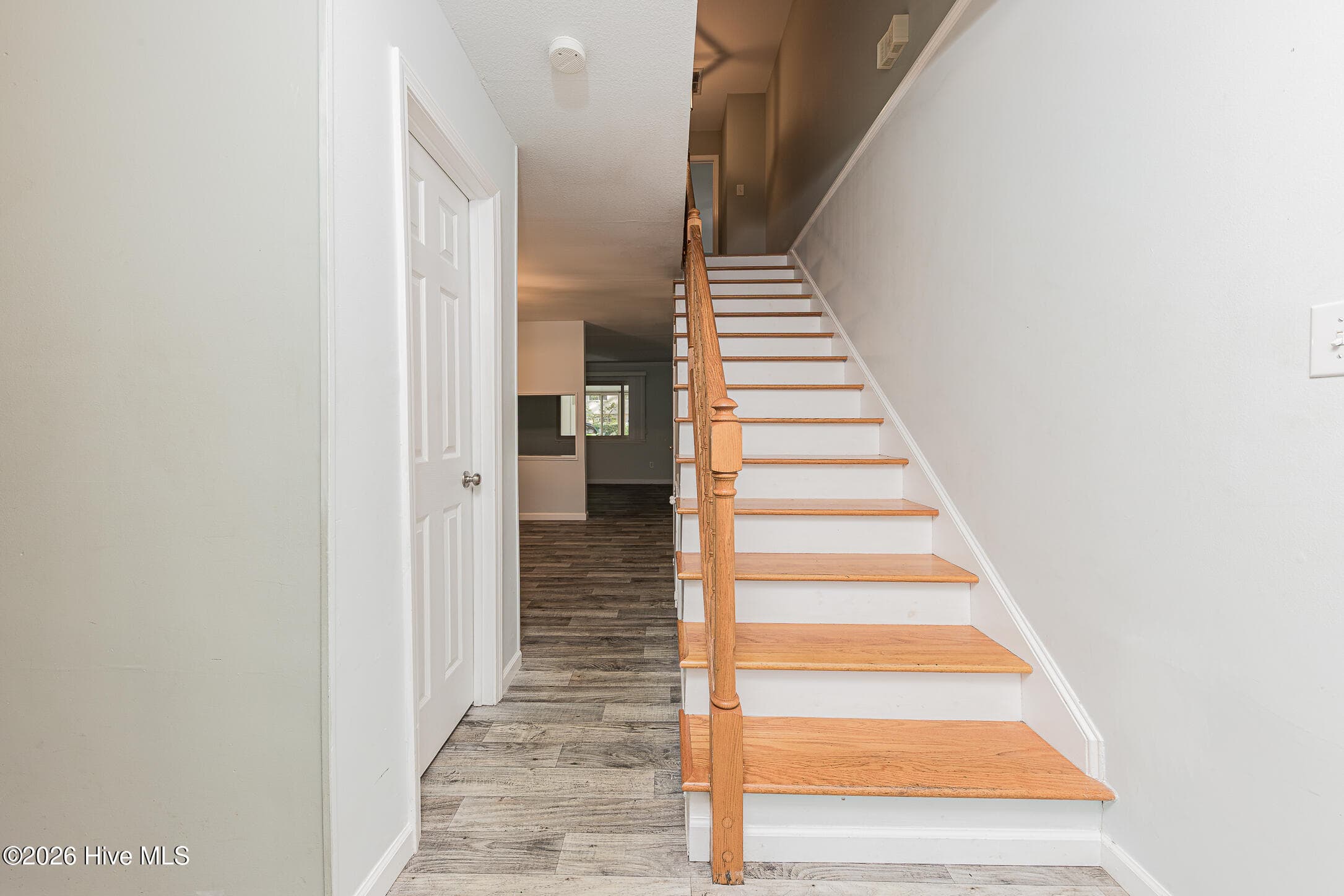 Townhouse at 97 Quarterdeck, New Bern, NC 28562, photo 6 of 71