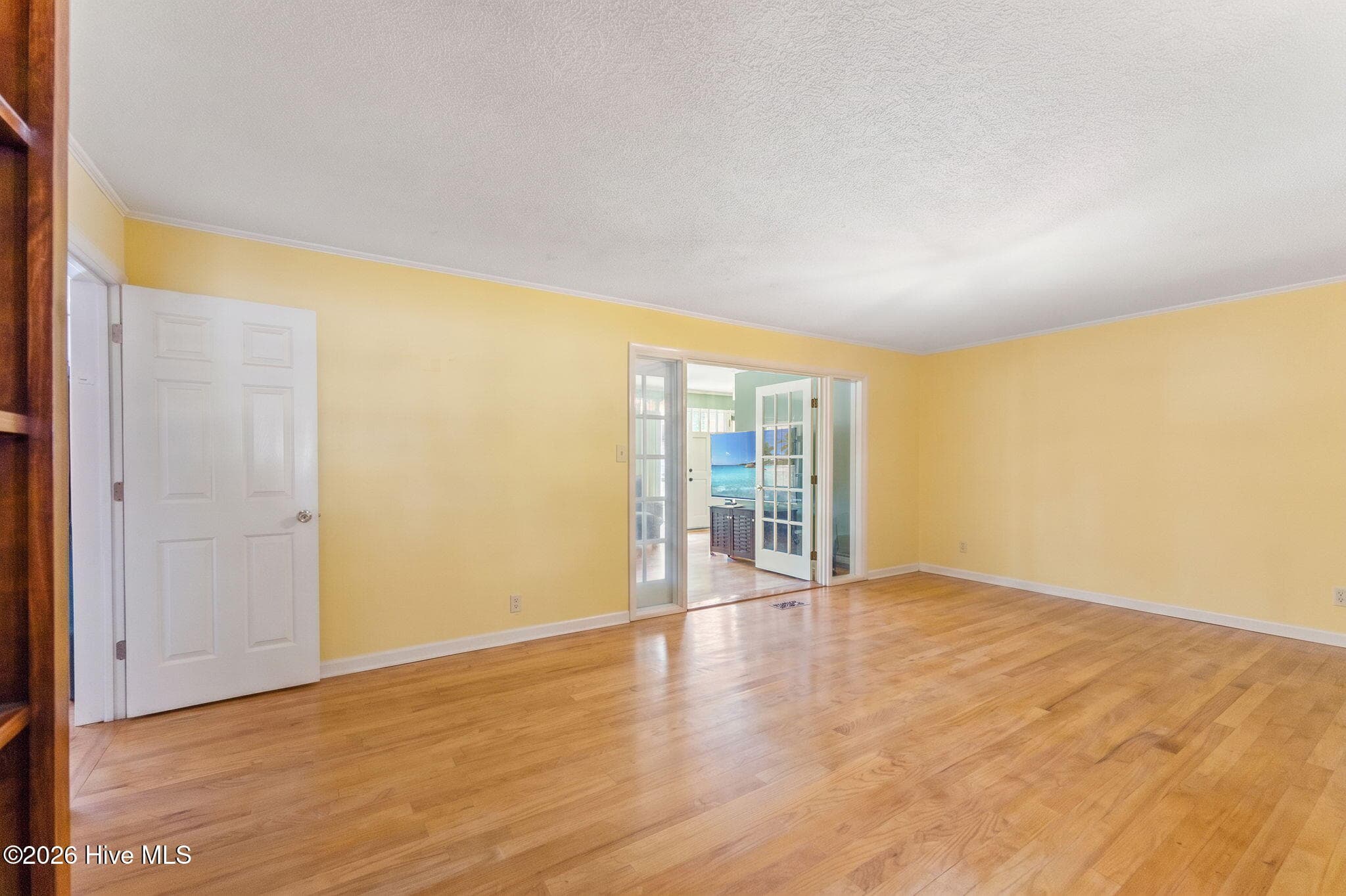 Single Family Residence at 906 20th Avenue N, North Myrtle Beach, SC 29582, photo 7 of 39