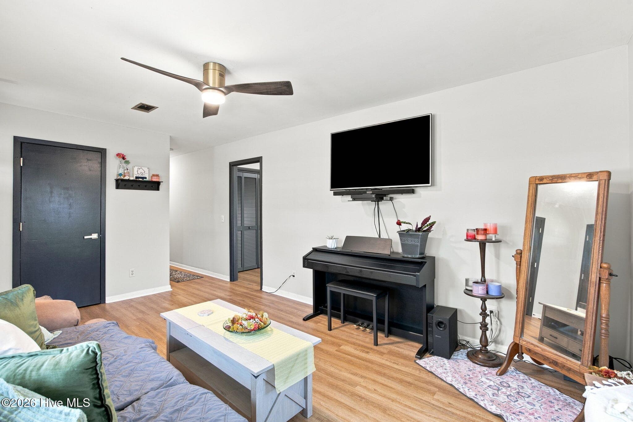 Single Family Residence at 209 Cathay Road, Wilmington, NC 28412, photo 11 of 49